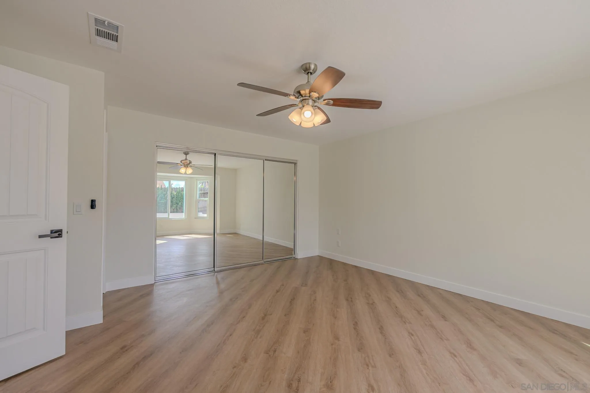https://cdn.realtyfeed.com/cdn/127/250020886/8288bdc531278648781340f7cc7d175e.webp