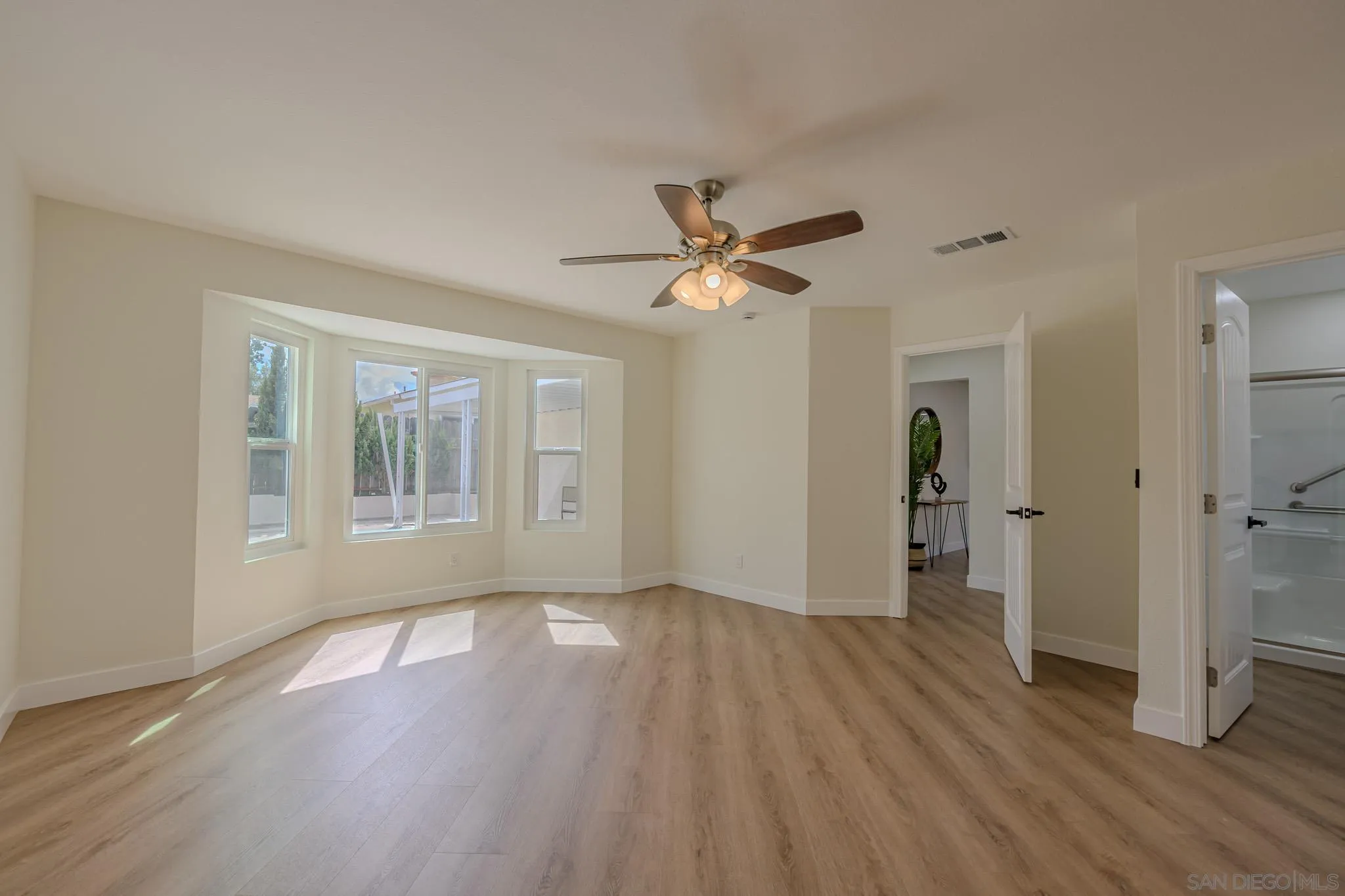 https://cdn.realtyfeed.com/cdn/127/250020886/e40de66bd393730a6c3056d8401ca53a.webp