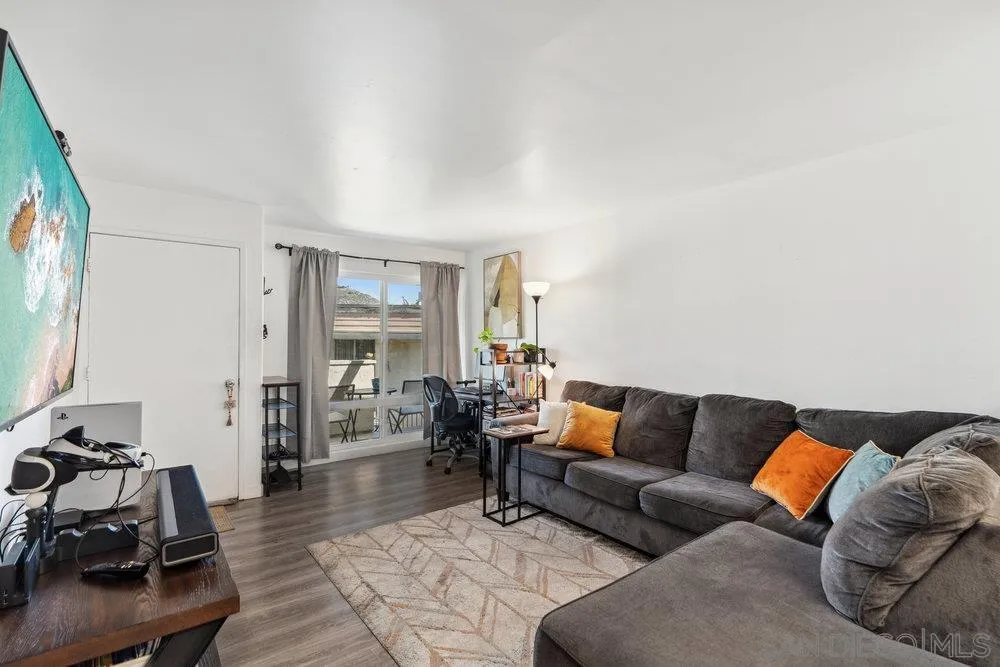 Photo #3: 250020907 Listing 