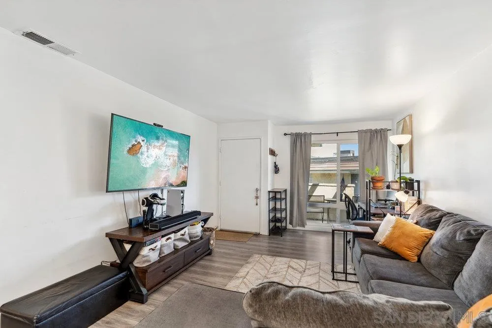 Photo #6: 250020907 Listing 