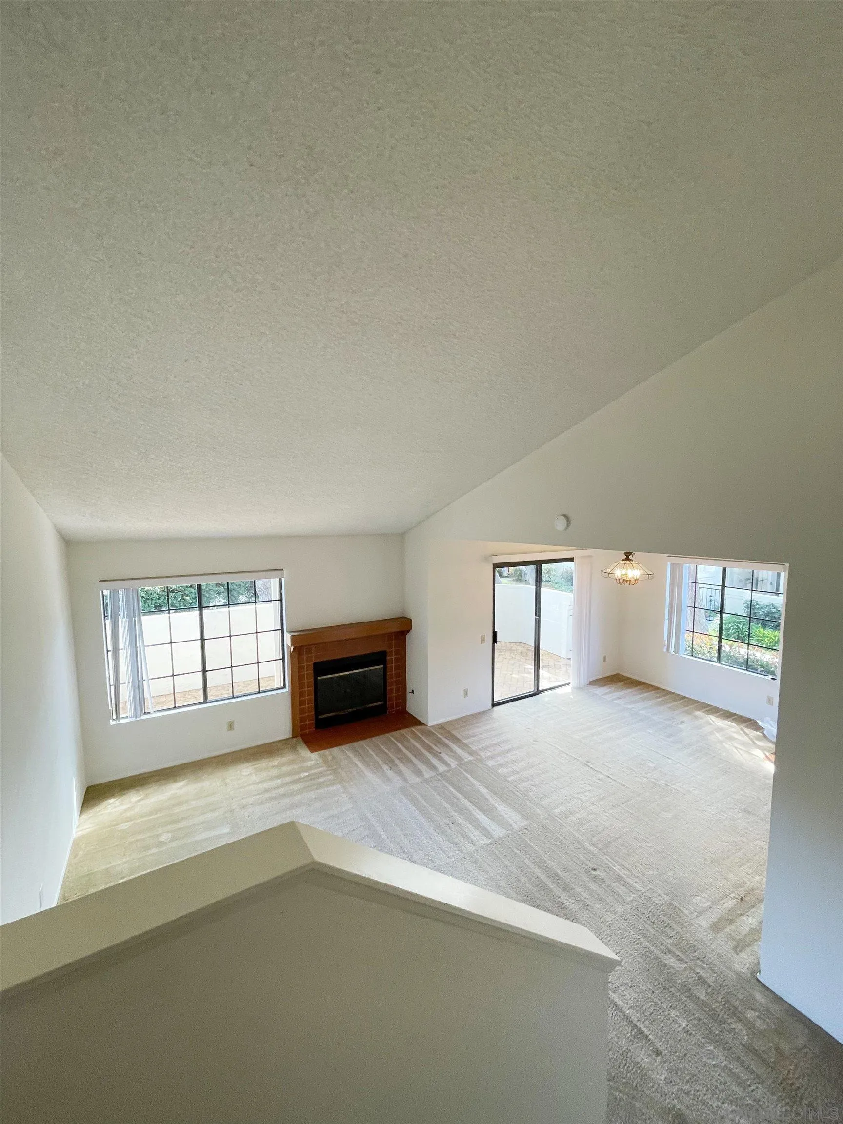Photo #2: 250020986 Listing 