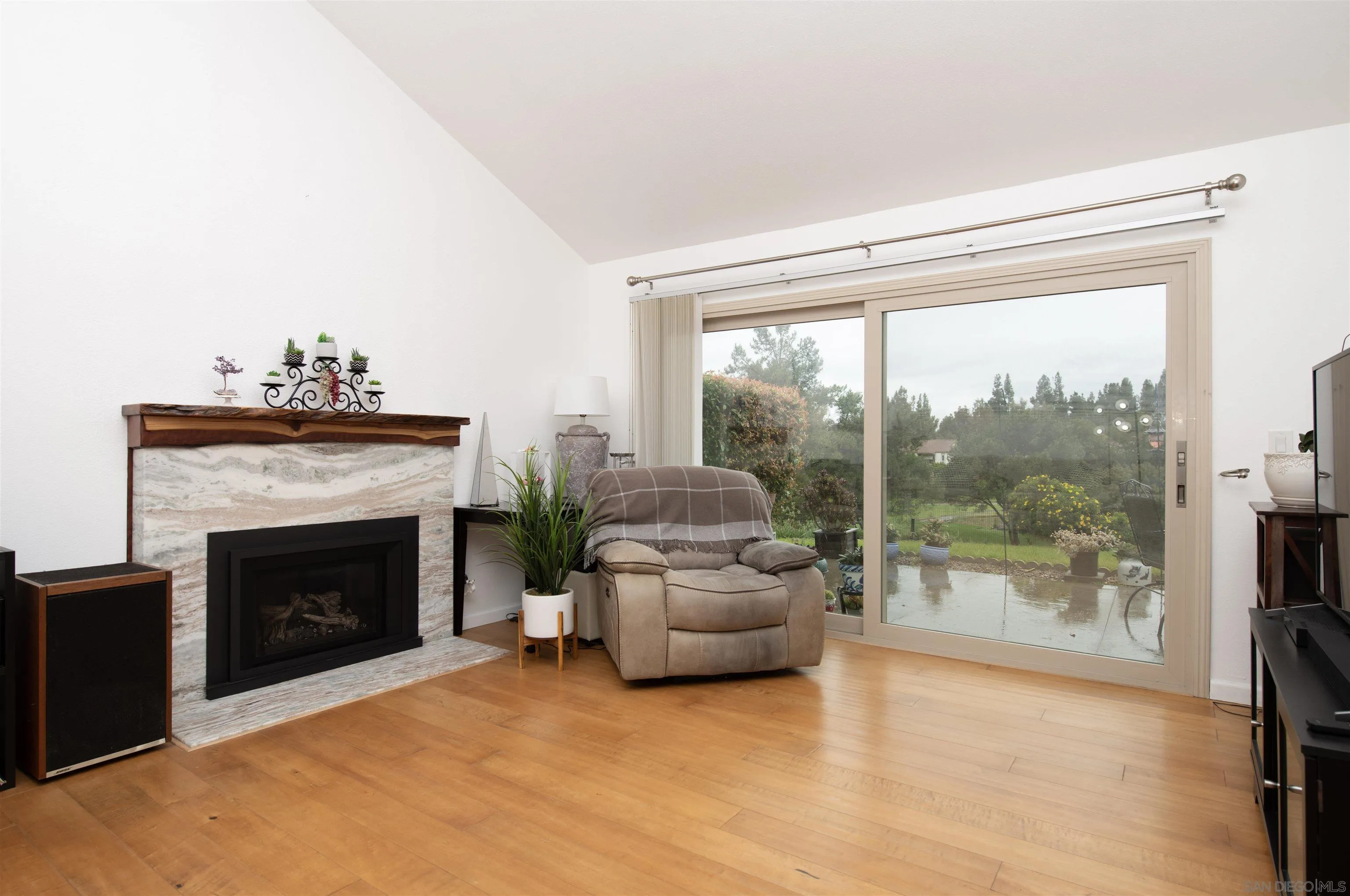 Photo #4: 250021010 Listing 