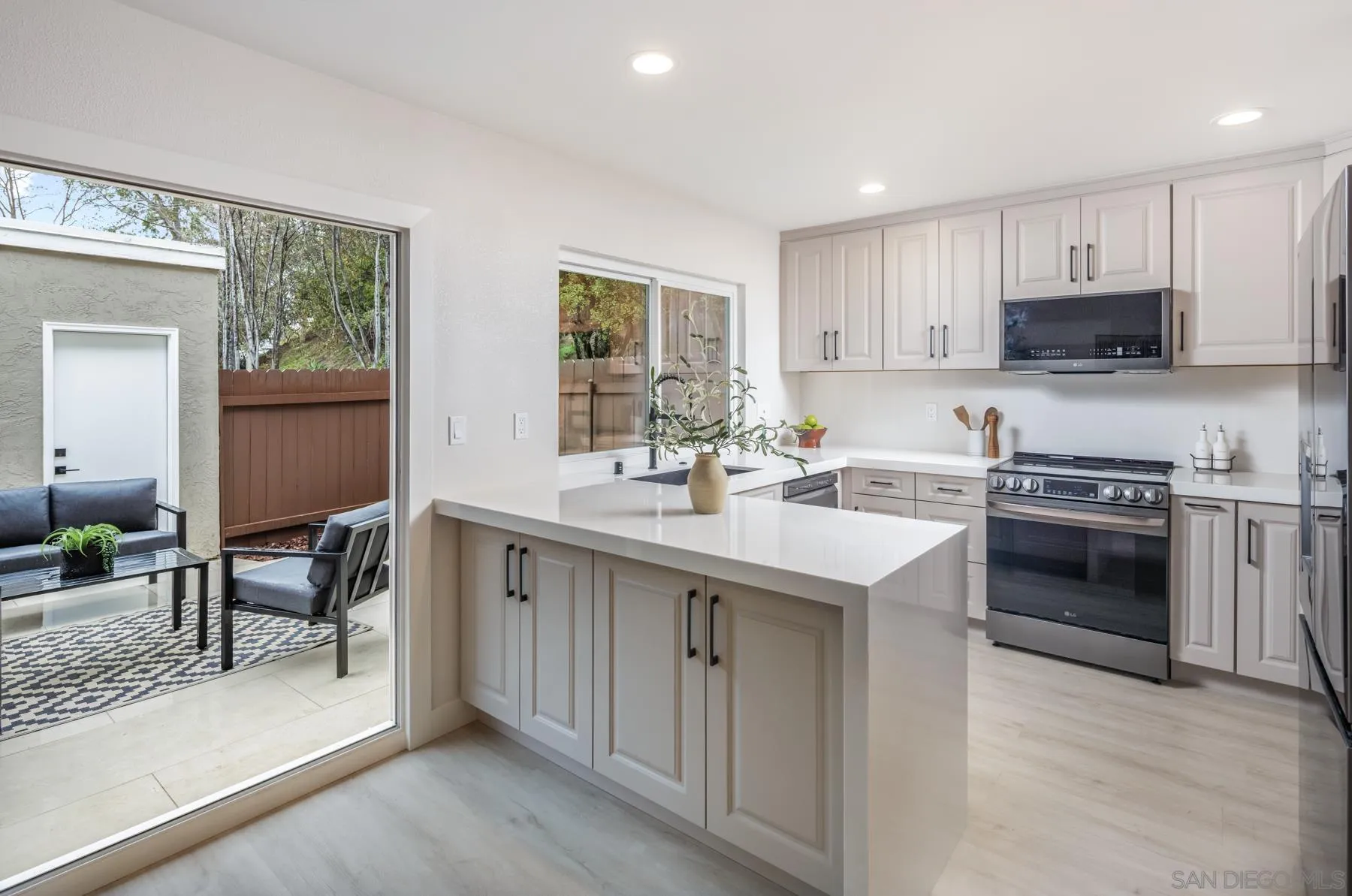 Photo #4: 250021041 Listing 