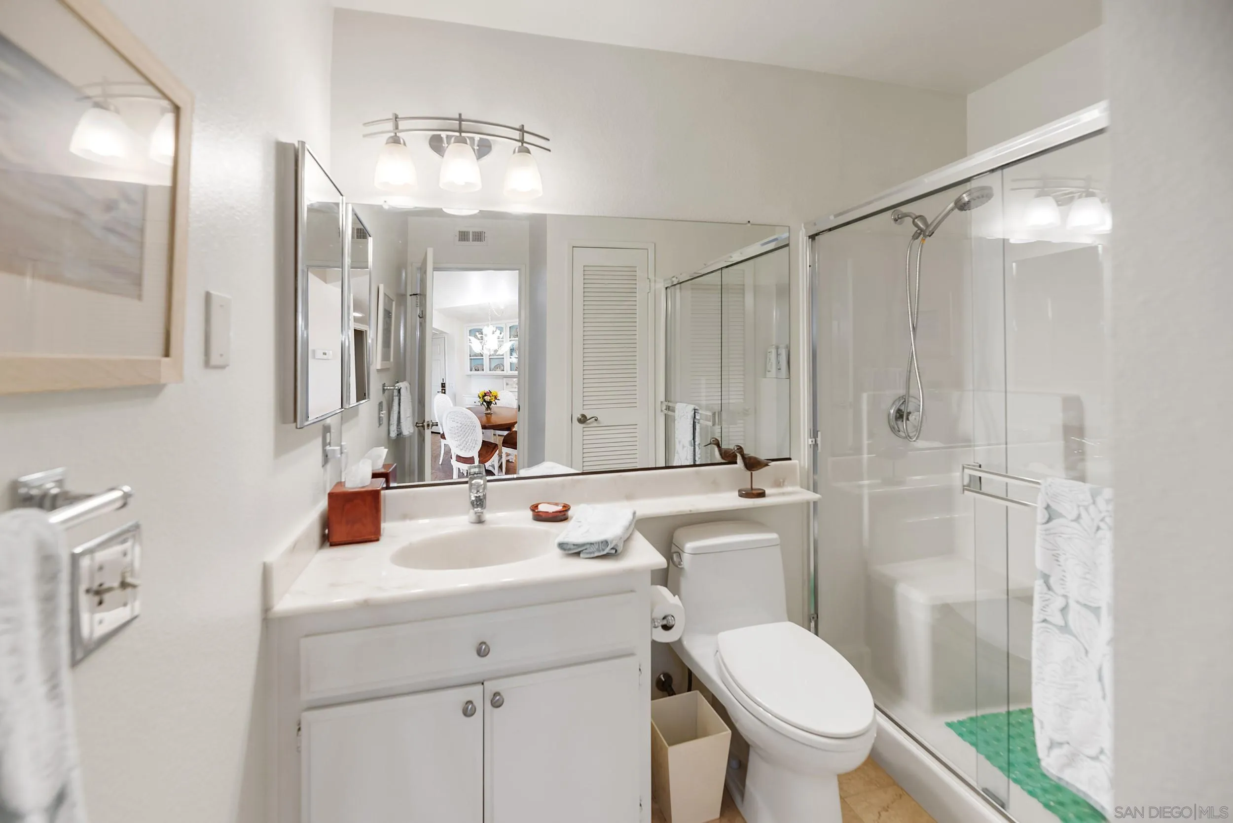 https://cdn.realtyfeed.com/cdn/127/250021055/039cd2886d583d328a43e4db79cf635f.webp