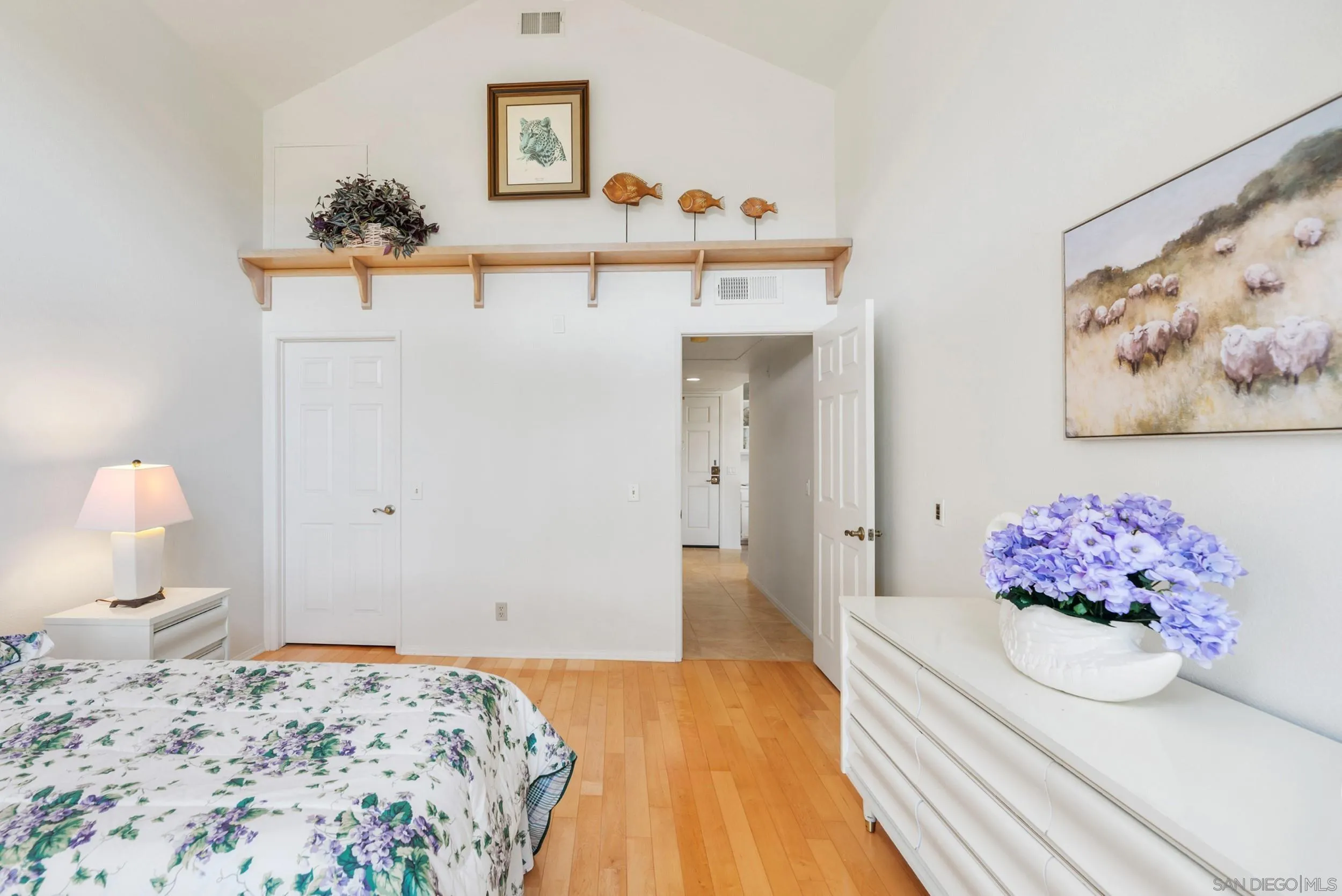 https://cdn.realtyfeed.com/cdn/127/250021055/e996dc354728f16a9c61682eb01eb4ad.webp