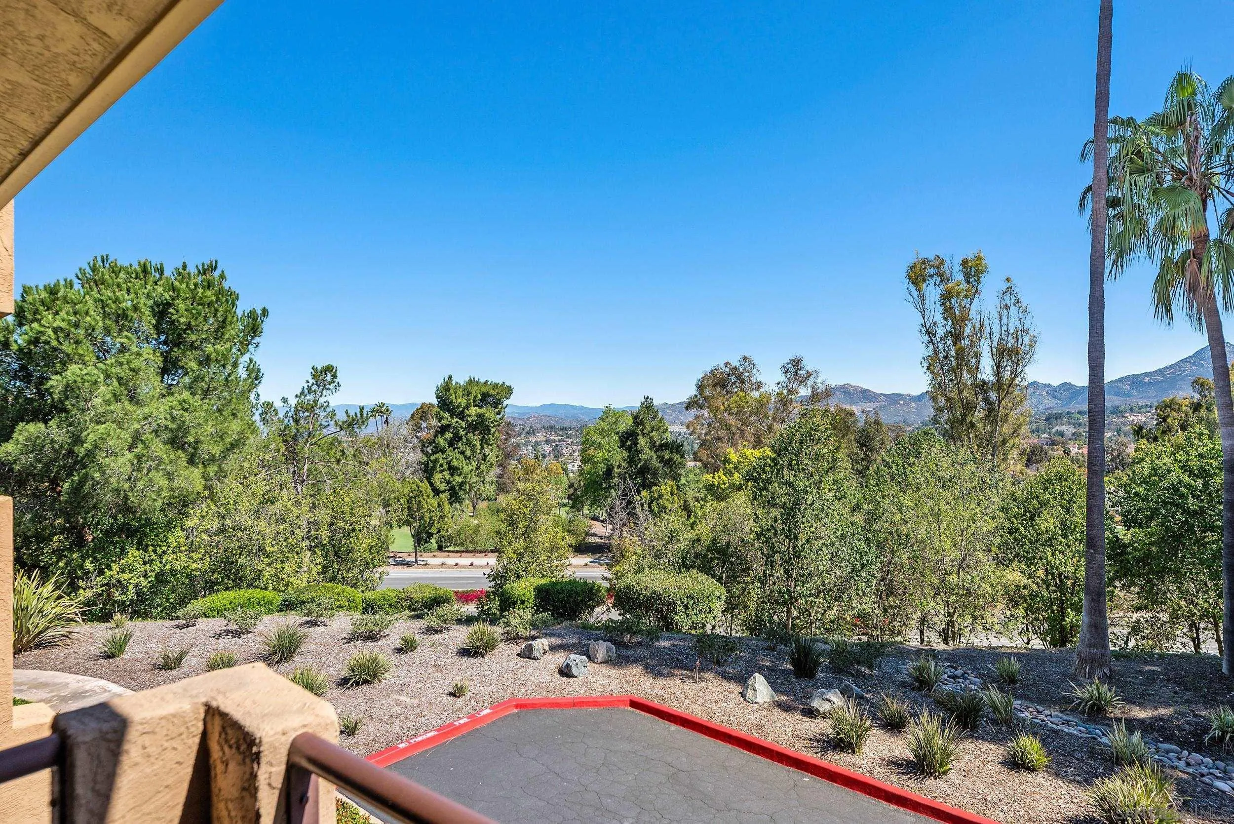 https://cdn.realtyfeed.com/cdn/127/250021055/ea28ee589e217dc3acf72a5352d1b373.webp