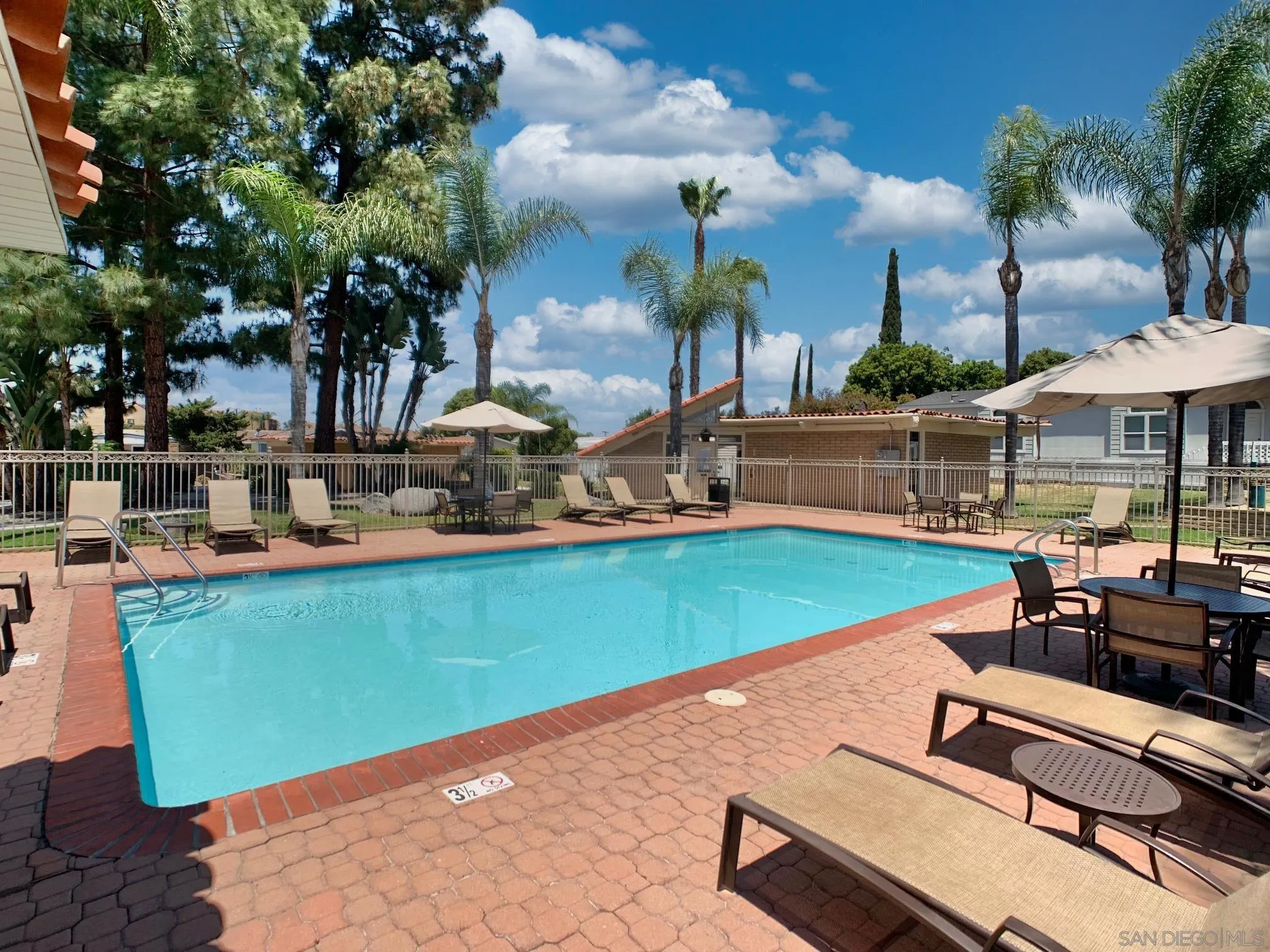 https://cdn.realtyfeed.com/cdn/127/250021100/0554501657892f68859710d2163ad9f2.webp