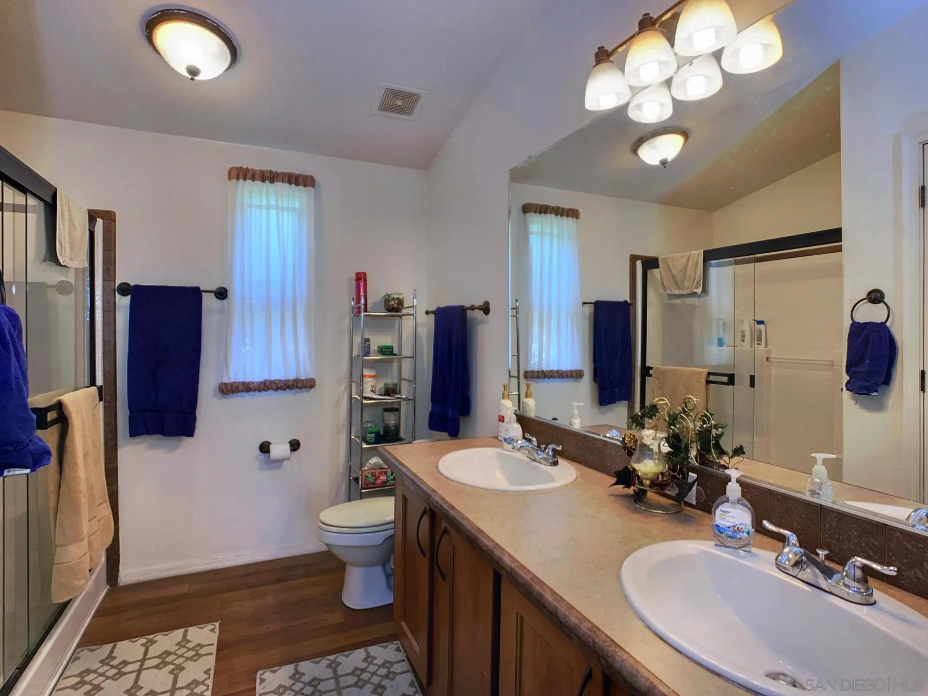 https://cdn.realtyfeed.com/cdn/127/250021100/1a990b246bfa92edaac307df52520554.webp