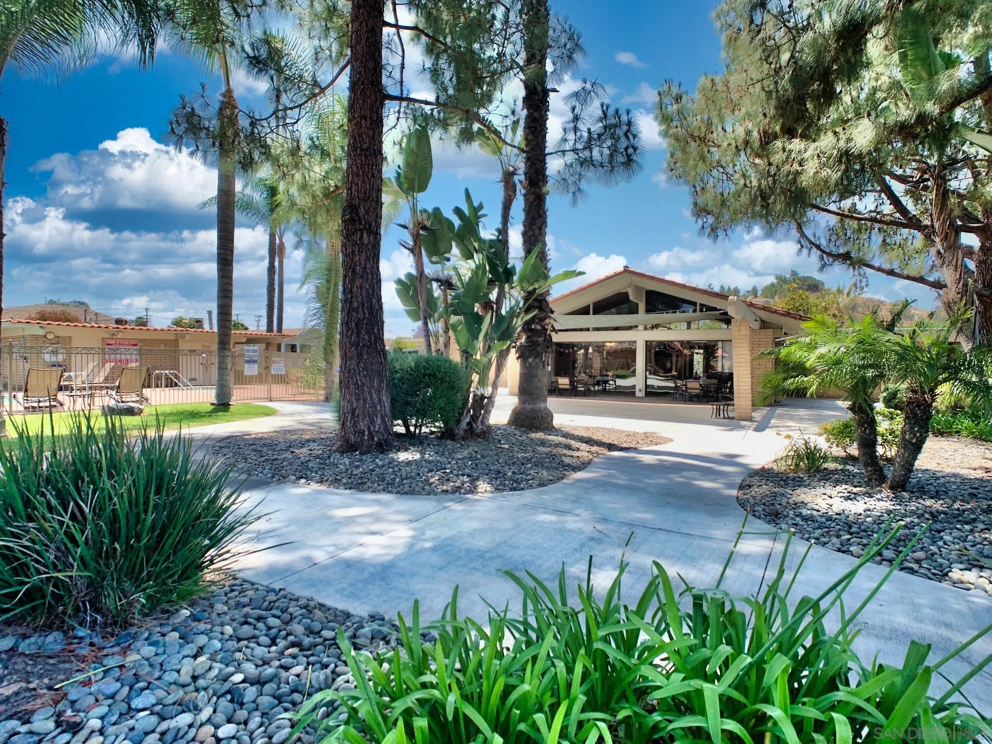 https://cdn.realtyfeed.com/cdn/127/250021100/23d90750212bb4c25727939ee0203e25.webp