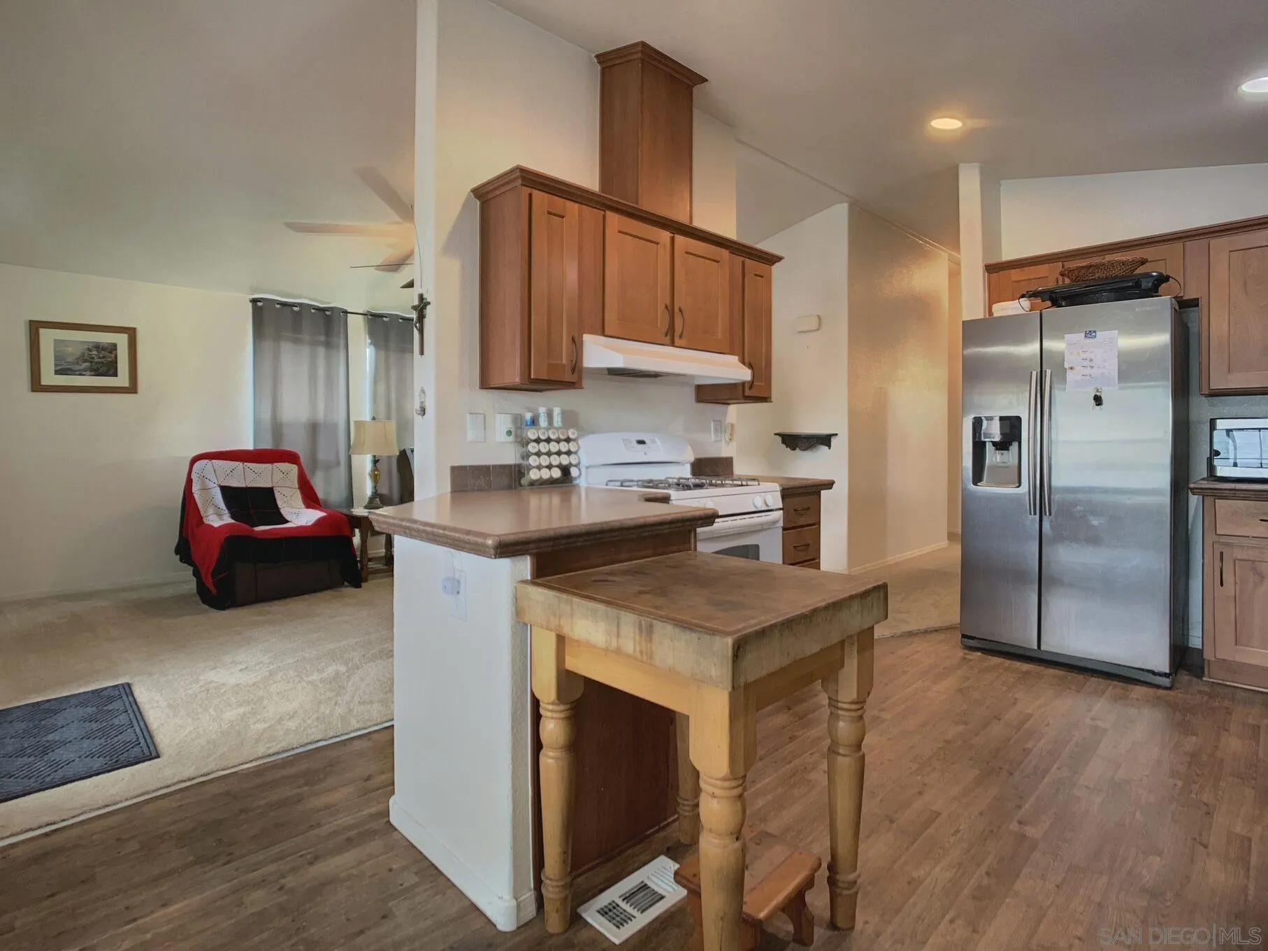https://cdn.realtyfeed.com/cdn/127/250021100/56bc92ab336af68fd780fec2967c38ef.webp