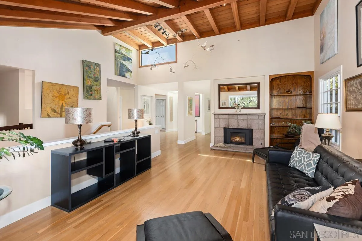 https://cdn.realtyfeed.com/cdn/127/250021164/564e7873d968fe99e5a0f91c8baec54e.webp