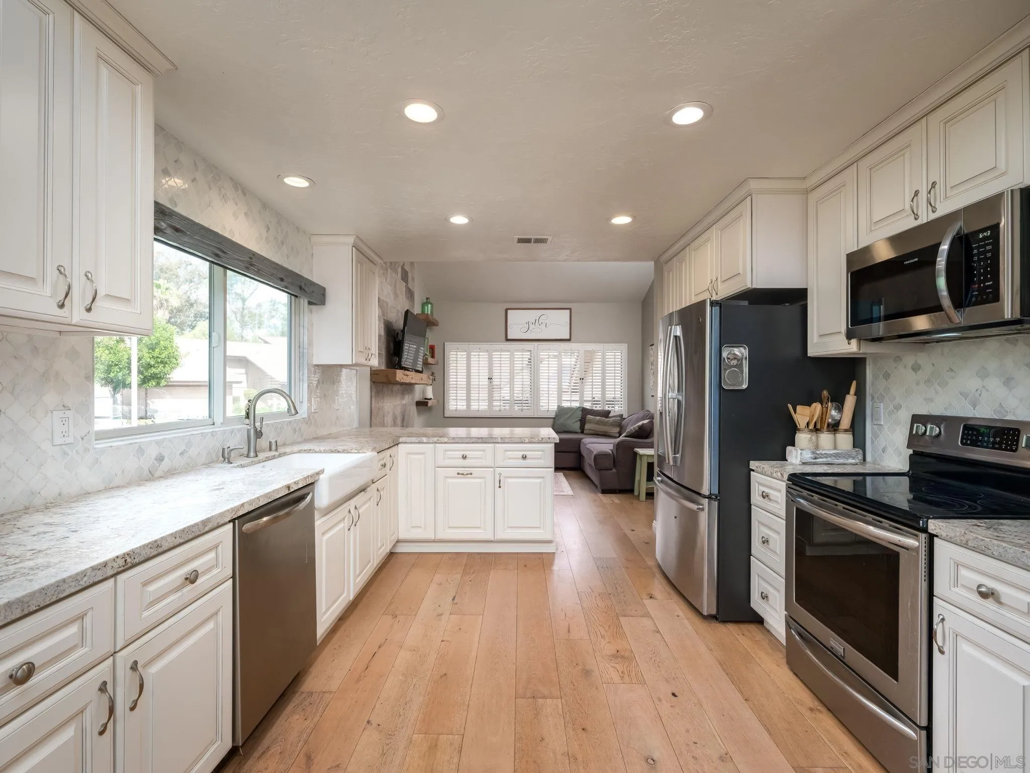 Photo #3: 250021183 Listing 