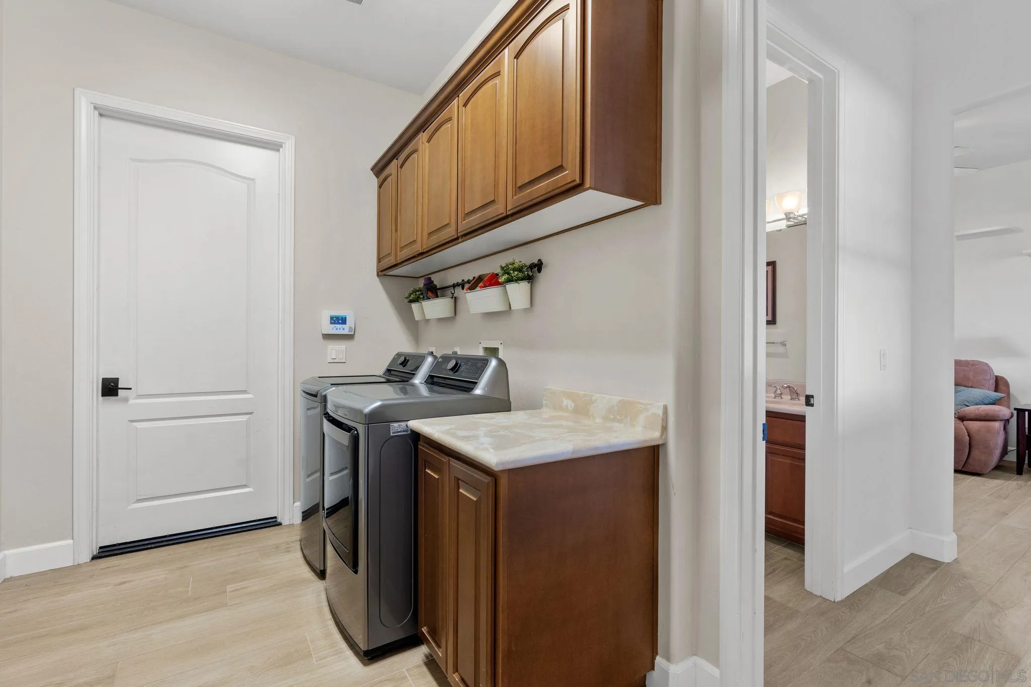 https://cdn.realtyfeed.com/cdn/127/250021200/1c95b903393542c90628ce7578036485.webp