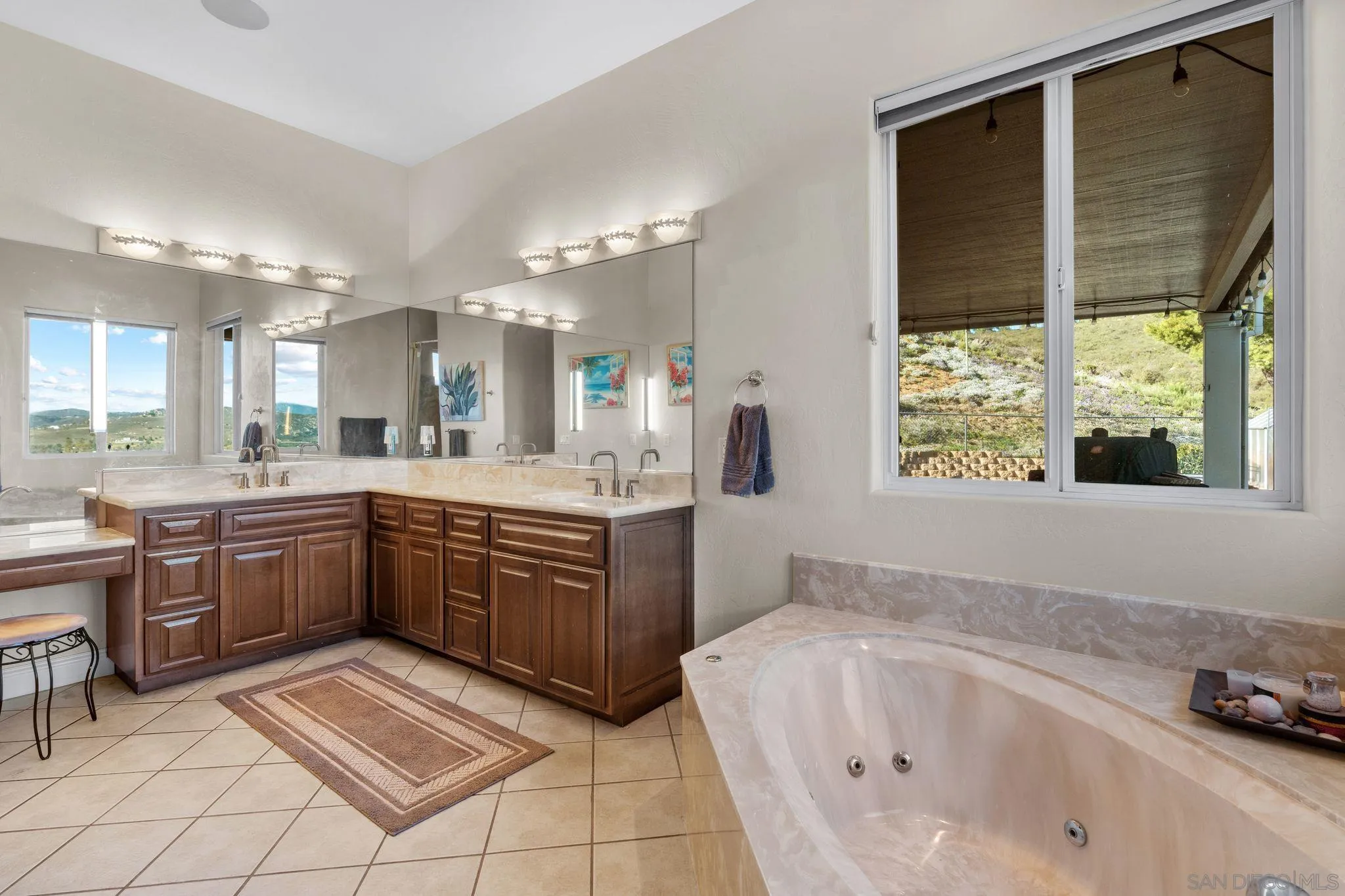 https://cdn.realtyfeed.com/cdn/127/250021200/26889870f20c4f13e10a78f5b5e7b68f.webp