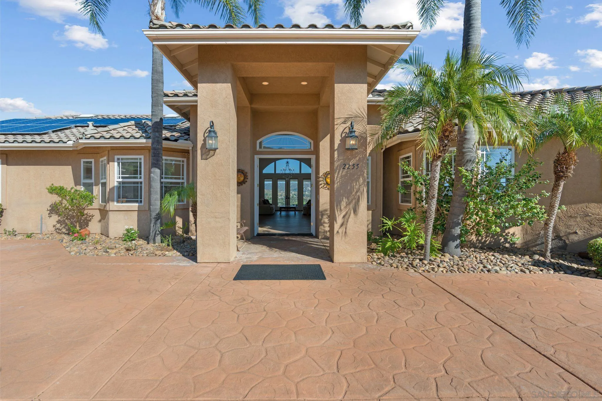 https://cdn.realtyfeed.com/cdn/127/250021200/55eaba578104f8fdb8a667f841ea5bc5.webp