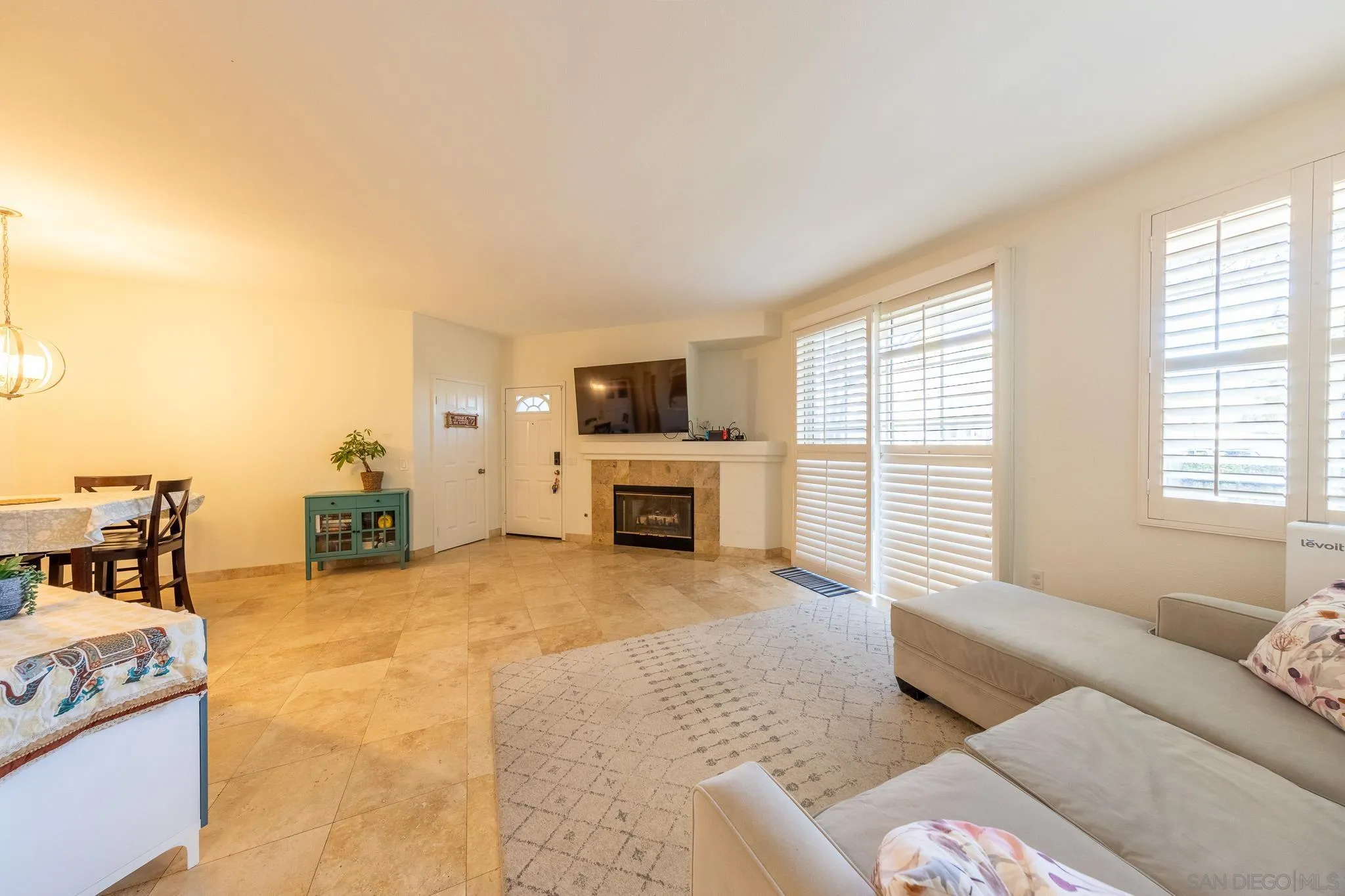 Photo #2: 250021255 Listing 