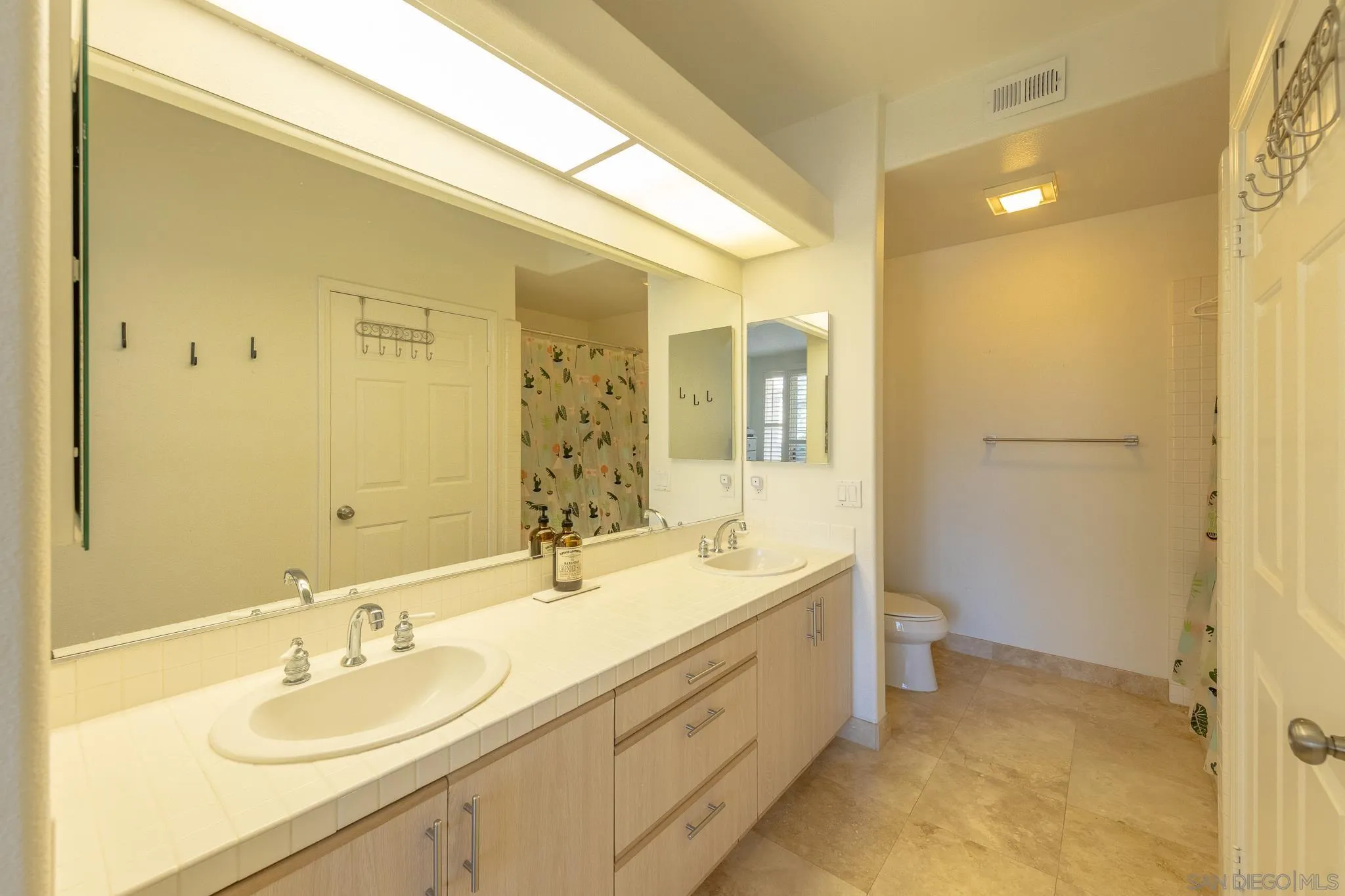 Photo #11: 250021255 Listing: Photo #11