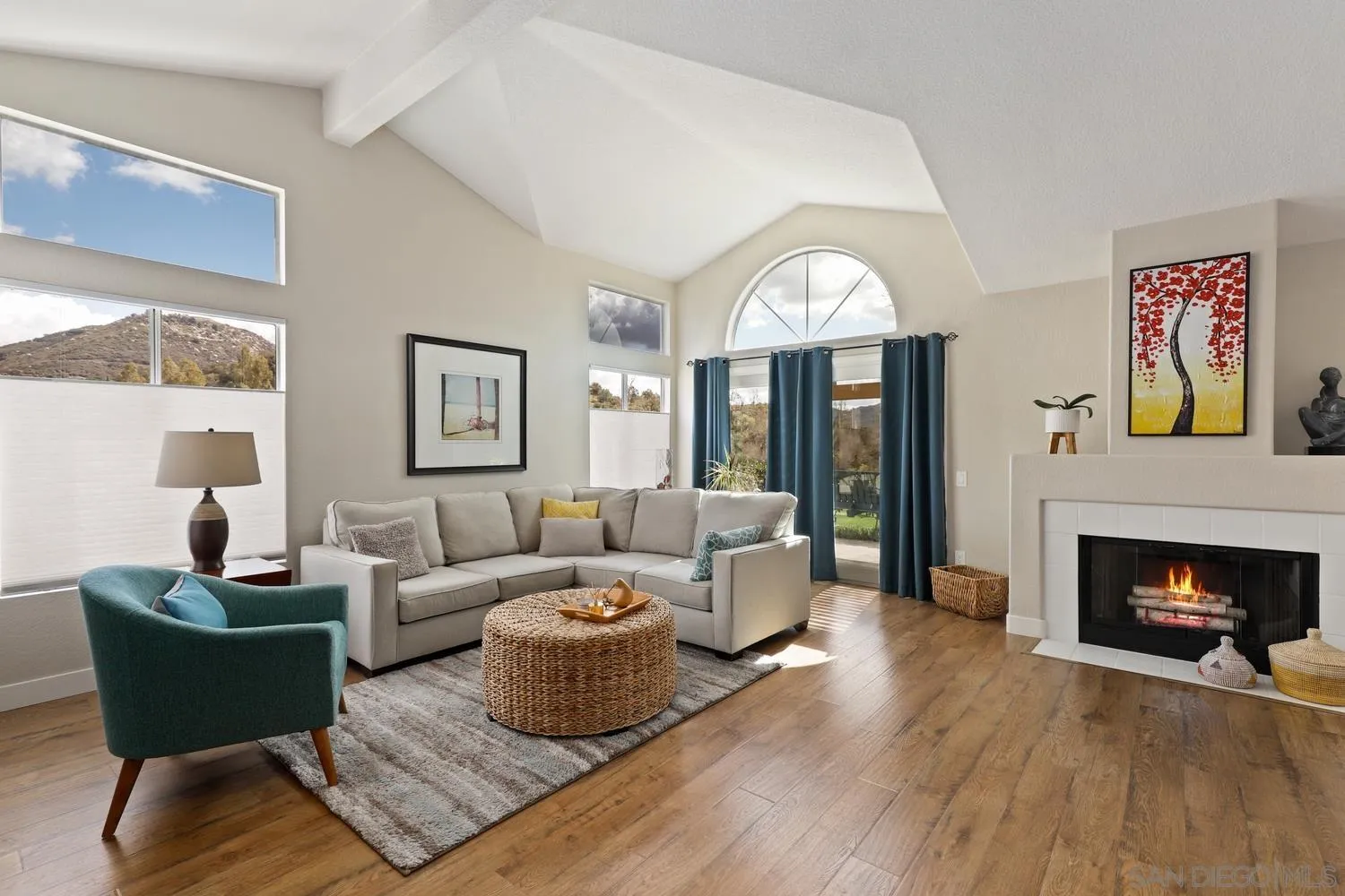 Photo #3: 250021339 Listing 