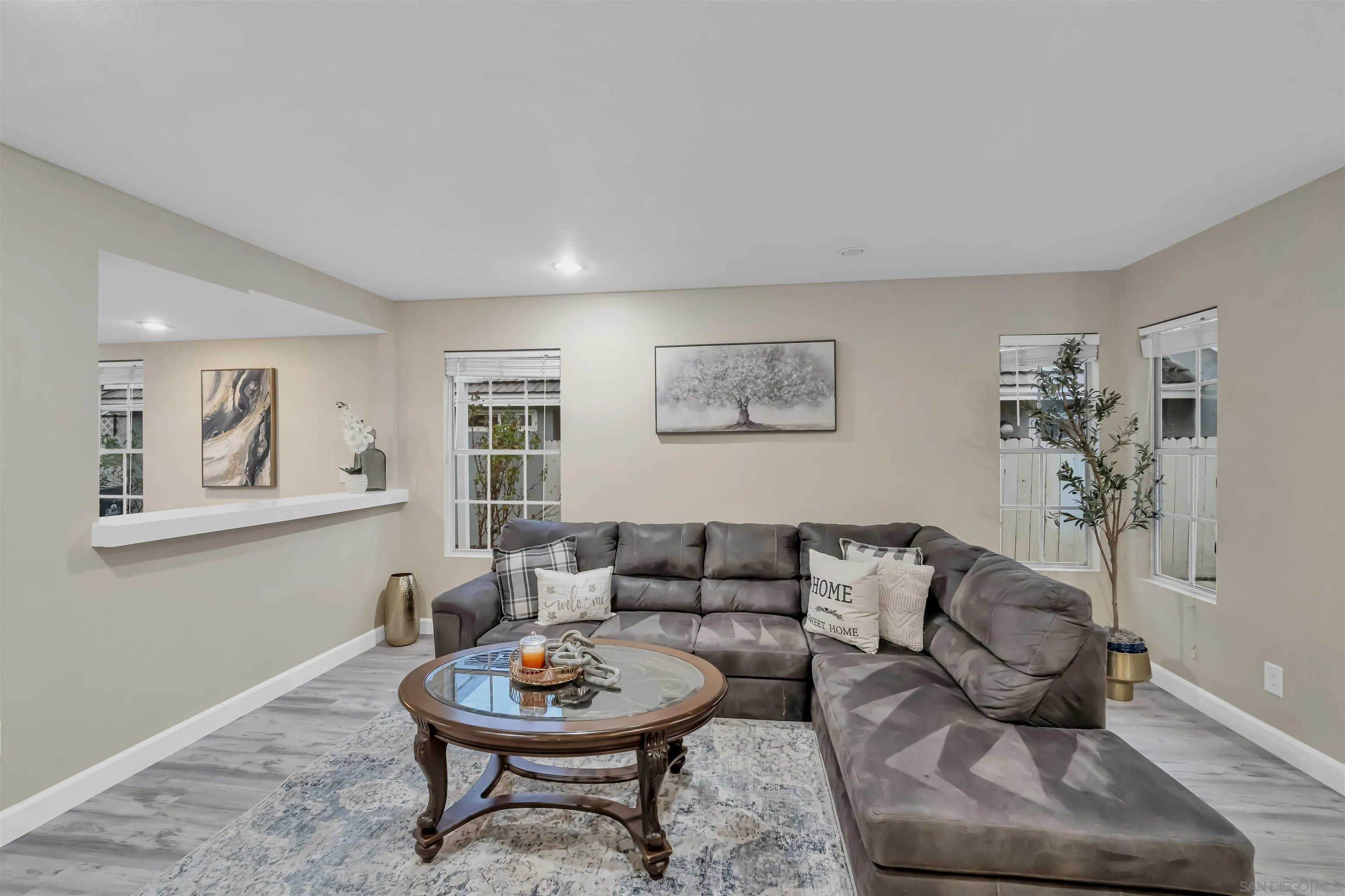 https://cdn.realtyfeed.com/cdn/127/250021393/bf7e7f7372170cc86774487eb488e39d.webp