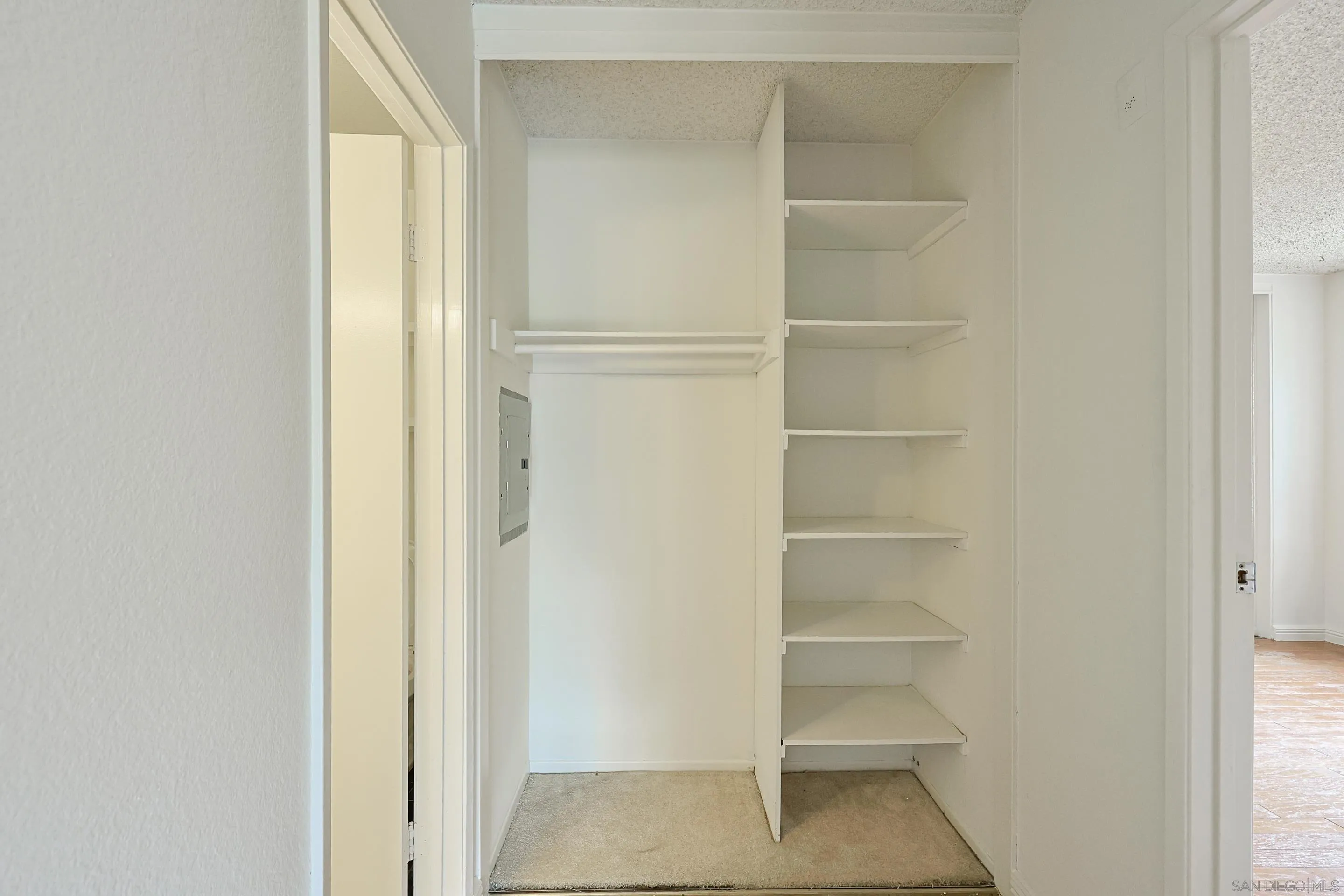 Photo #9: 250021414 Listing: Photo #9