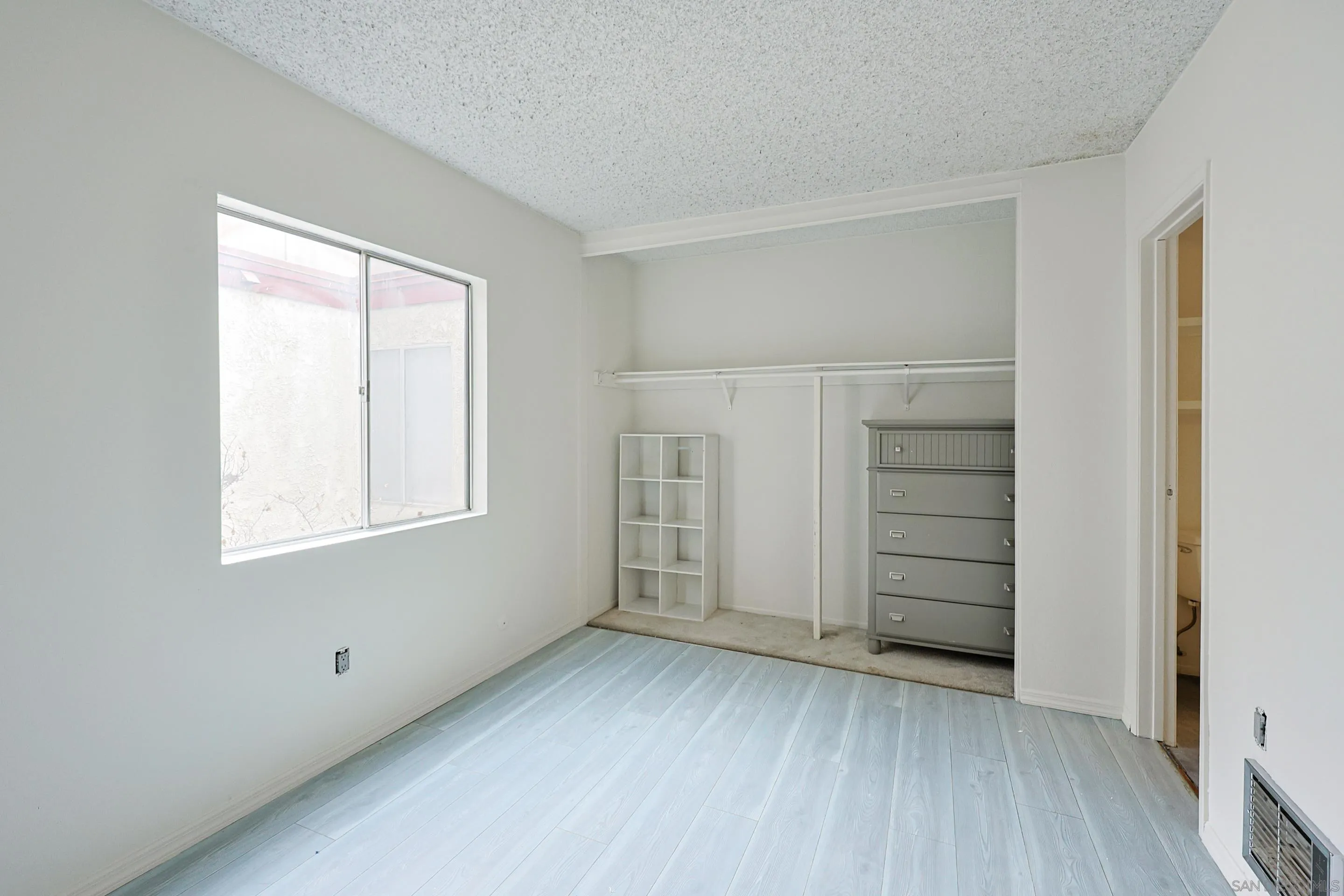 Photo #15: 250021414 Listing: Photo #15