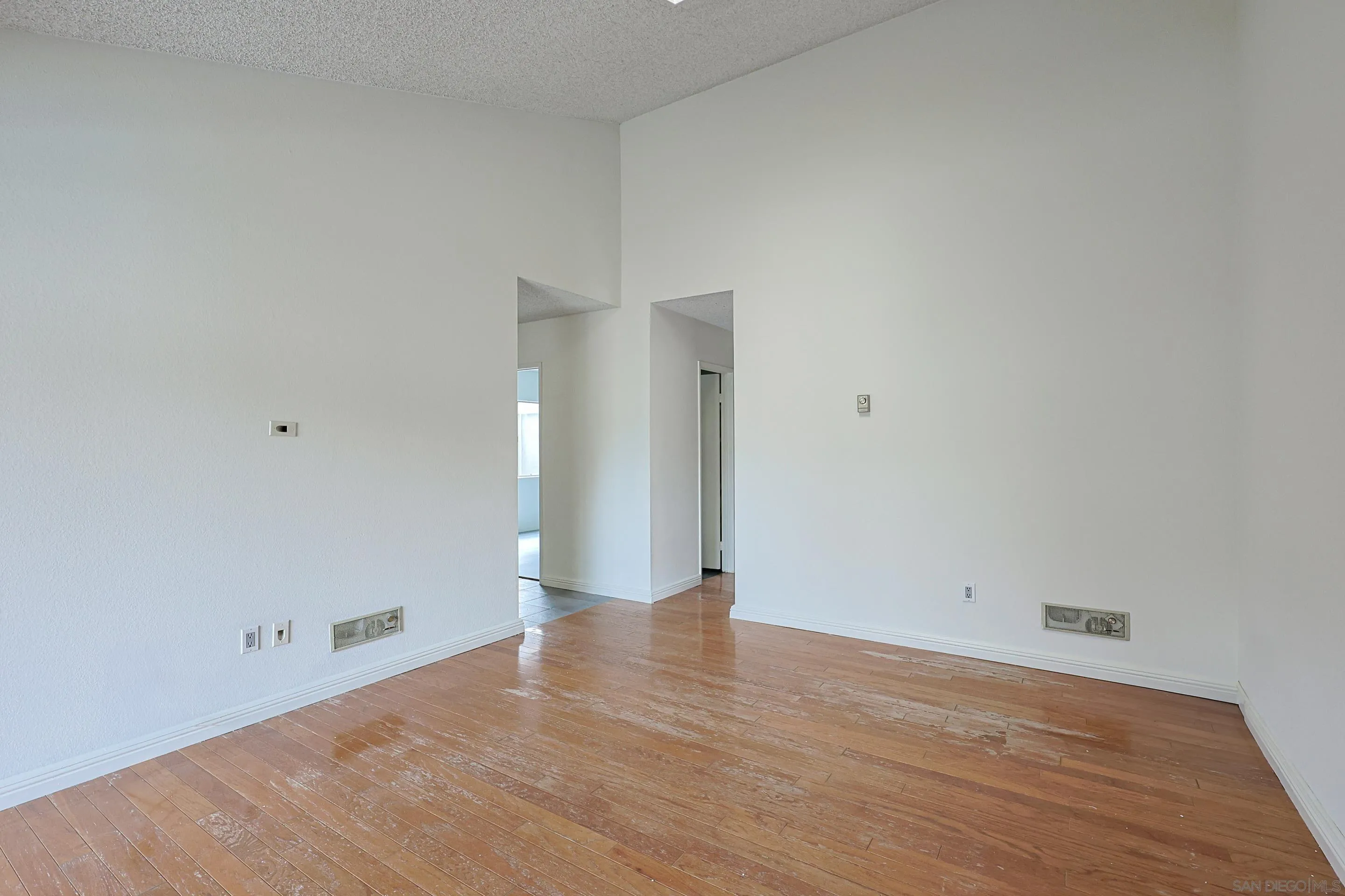 Photo #6: 250021414 Listing 