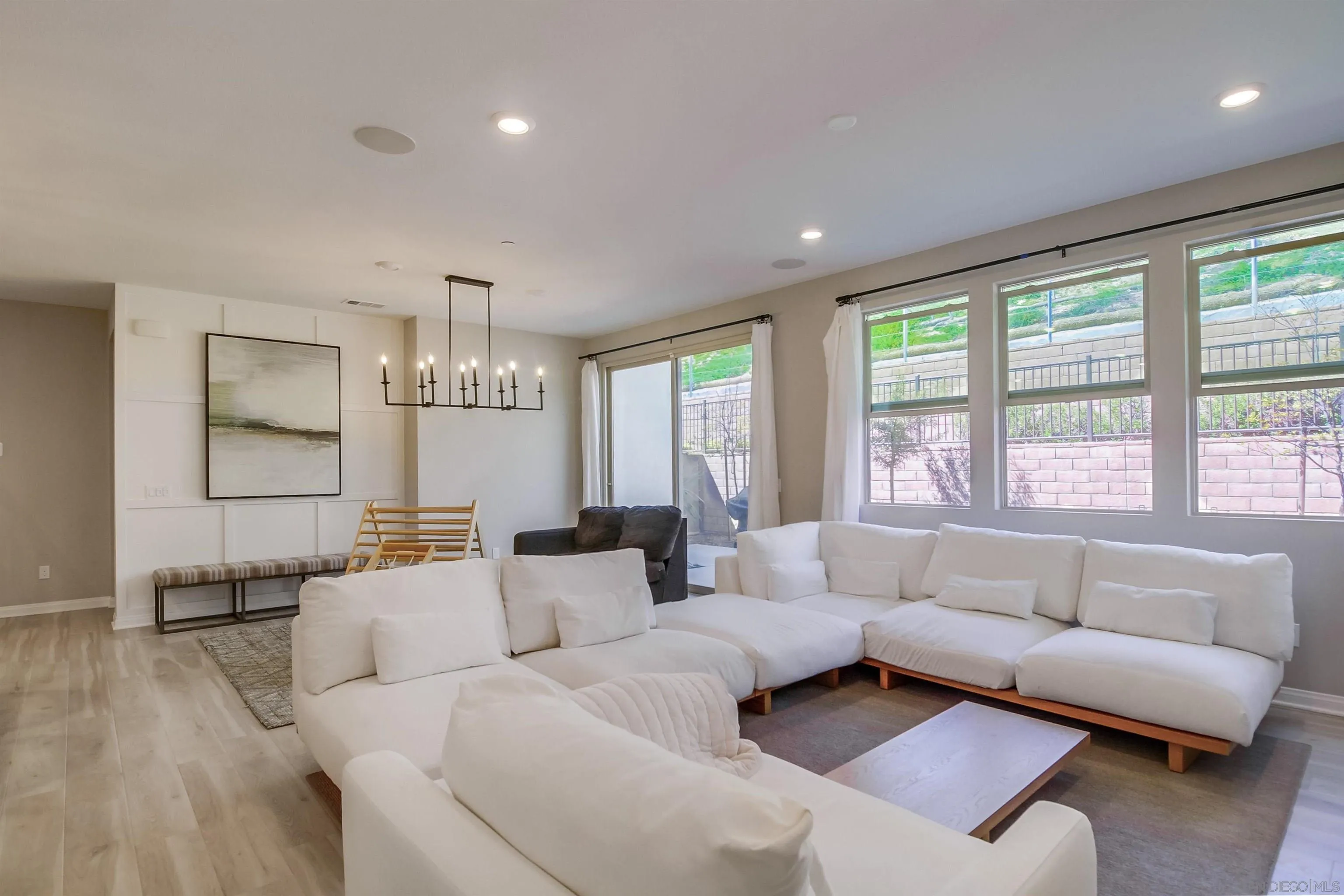 https://cdn.realtyfeed.com/cdn/127/250021439/c564ee4b2ce8f9fd308abbf56511f56a.webp