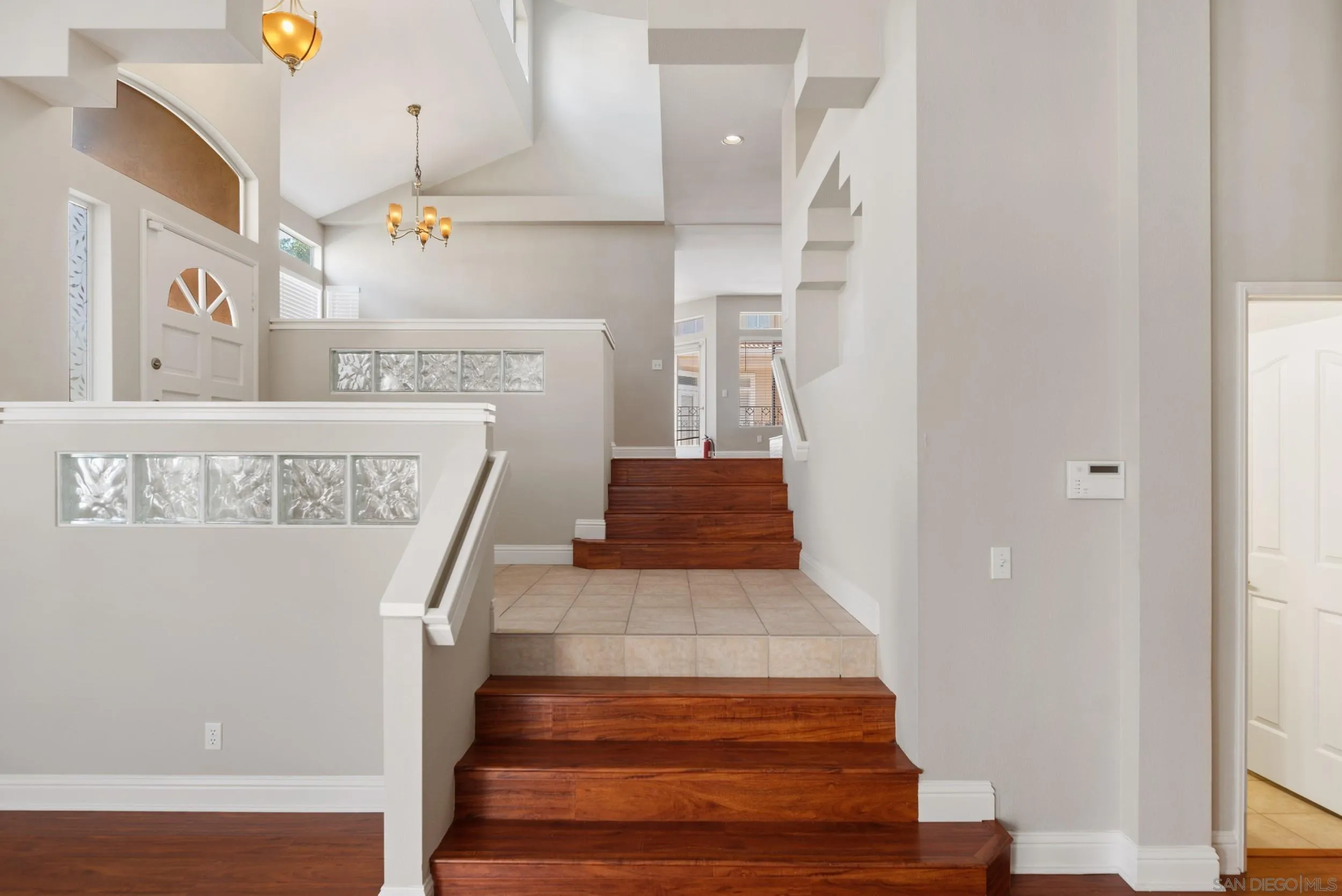 Photo #12: 250021490 Listing: Photo #12