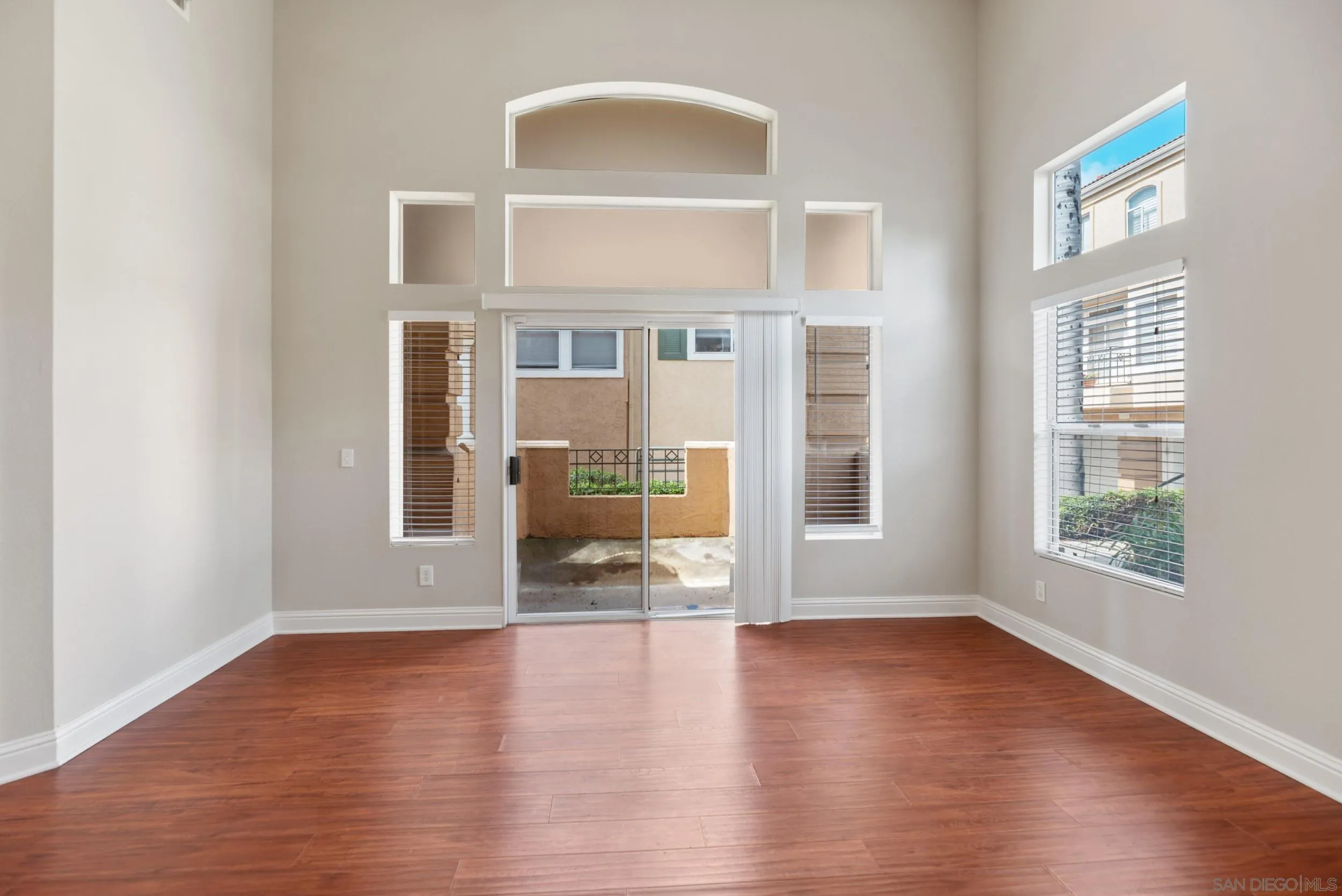 Photo #8: 250021490 Listing: Photo #8