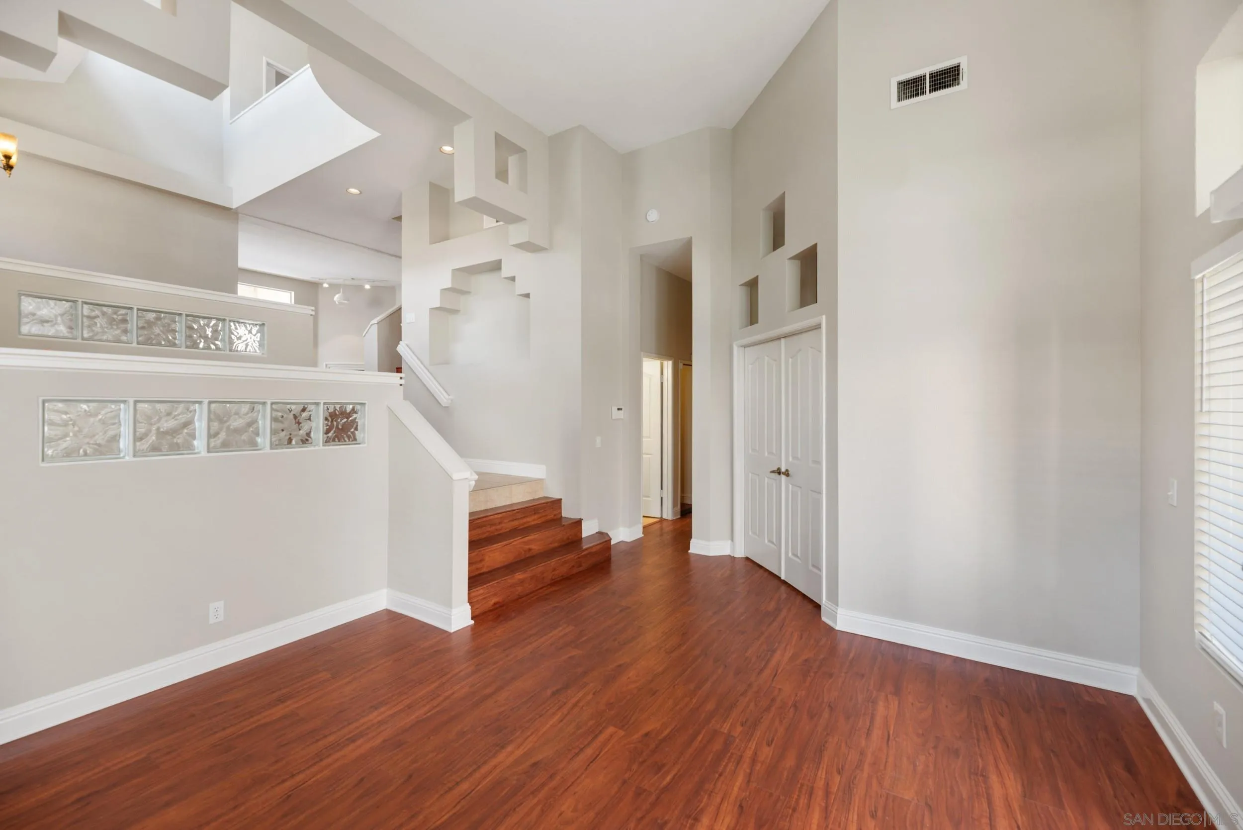 Photo #22: 250021490 Listing: Photo #22