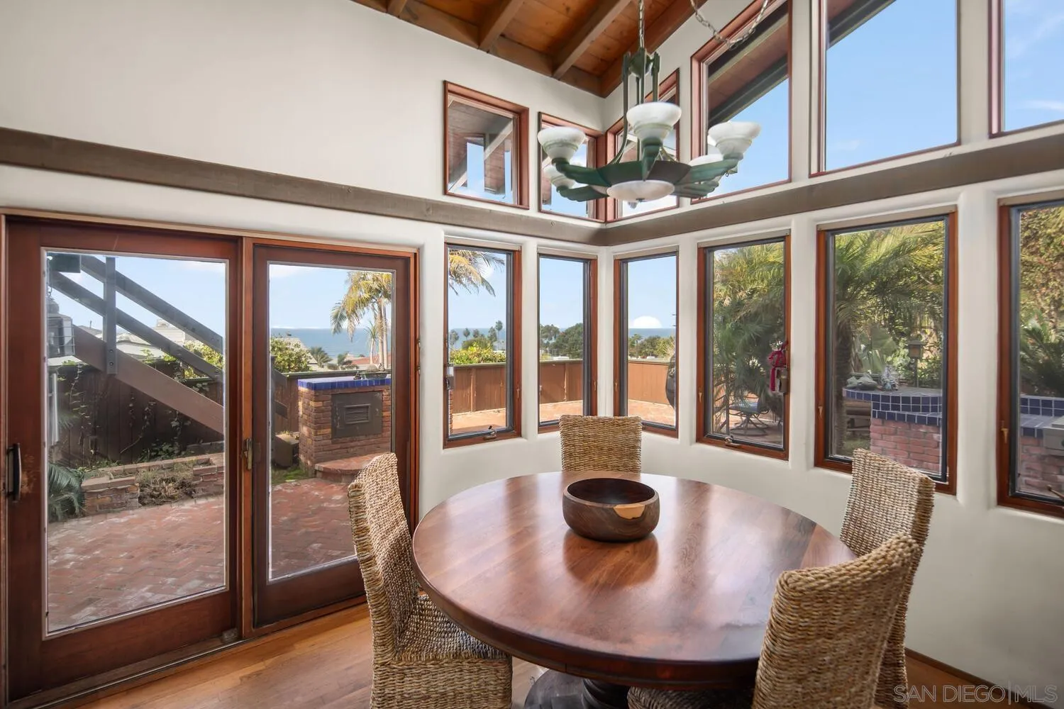 https://cdn.realtyfeed.com/cdn/127/250021512/37be6e2a7bf4412212a2b60e51e9ab59.webp