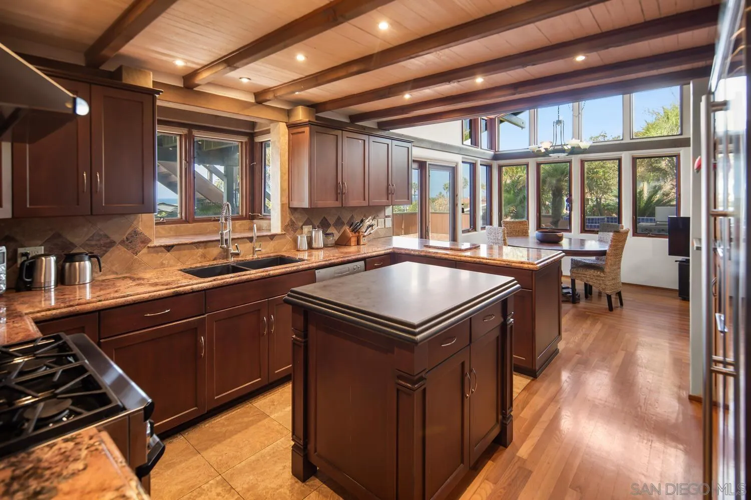 https://cdn.realtyfeed.com/cdn/127/250021512/4e320eac72a1b1f506d83b88f1e71f66.webp