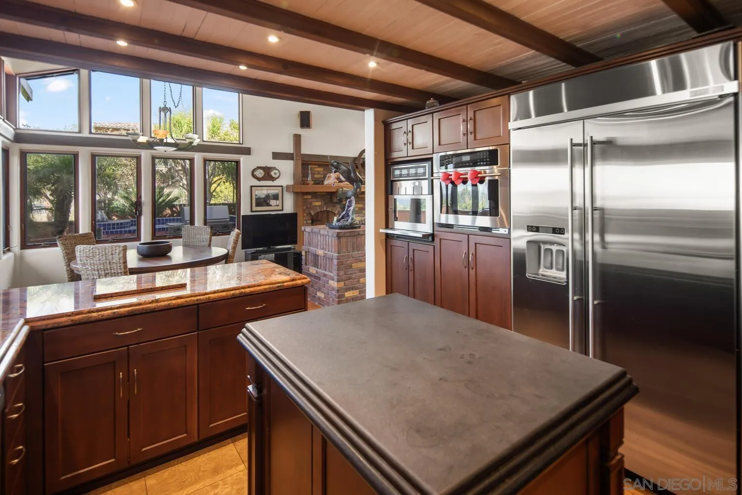 https://cdn.realtyfeed.com/cdn/127/250021512/8ad9c72f73b942c1aa5dfbfff63477b0.webp