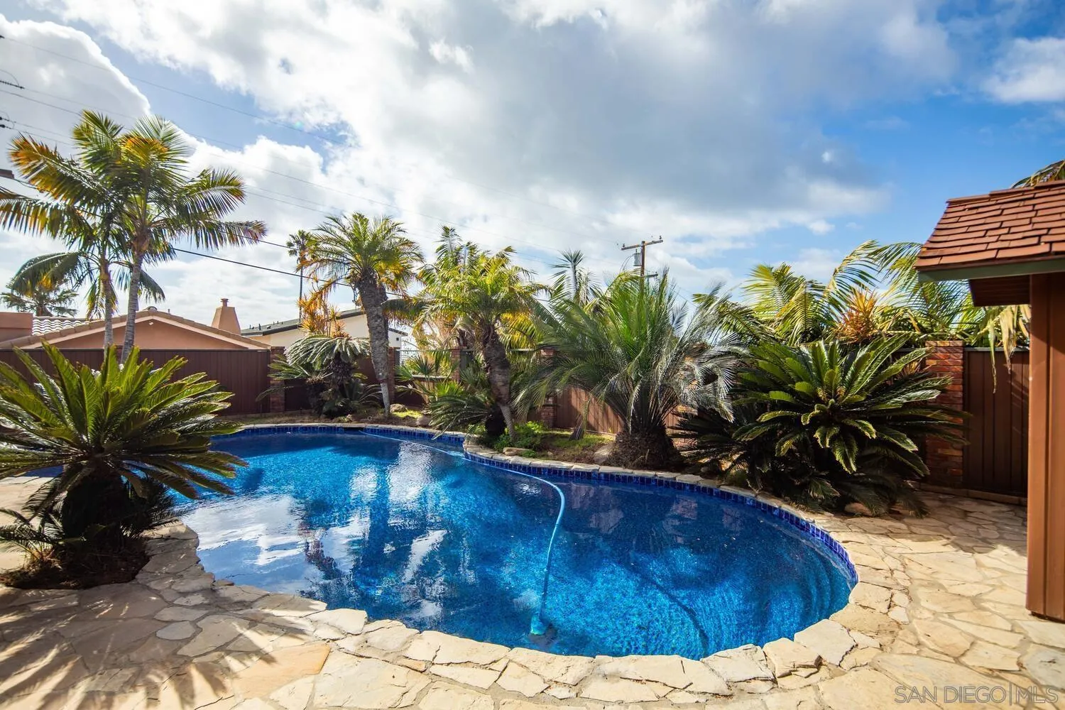 https://cdn.realtyfeed.com/cdn/127/250021512/94d6b43f18873f9d6737000b2883e20b.webp