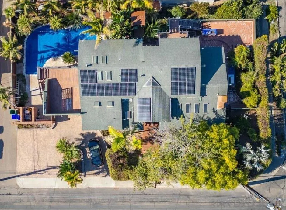 https://cdn.realtyfeed.com/cdn/127/250021512/c4bc4fee868f6acf93104bb452ff06ba.webp