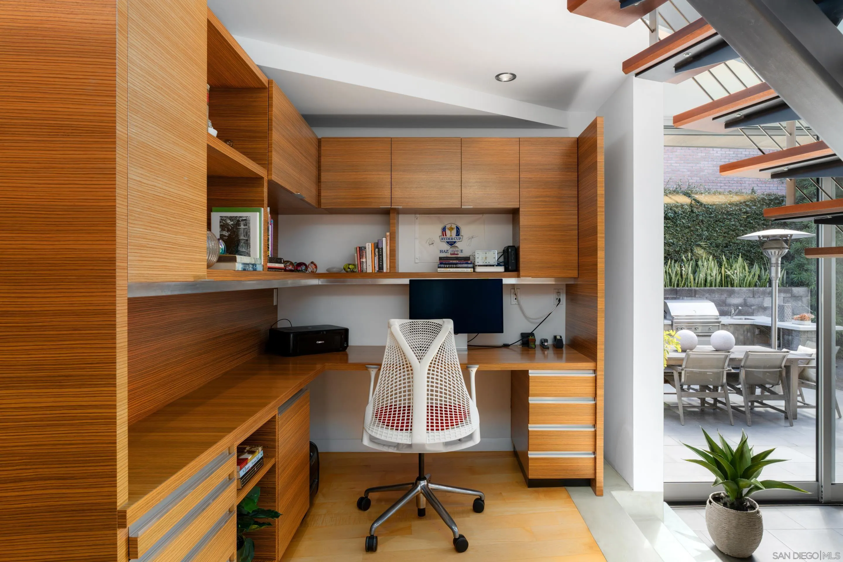 https://cdn.realtyfeed.com/cdn/127/250021517/0d3845e4f0a4479c6682d1ddfebc71e5.webp