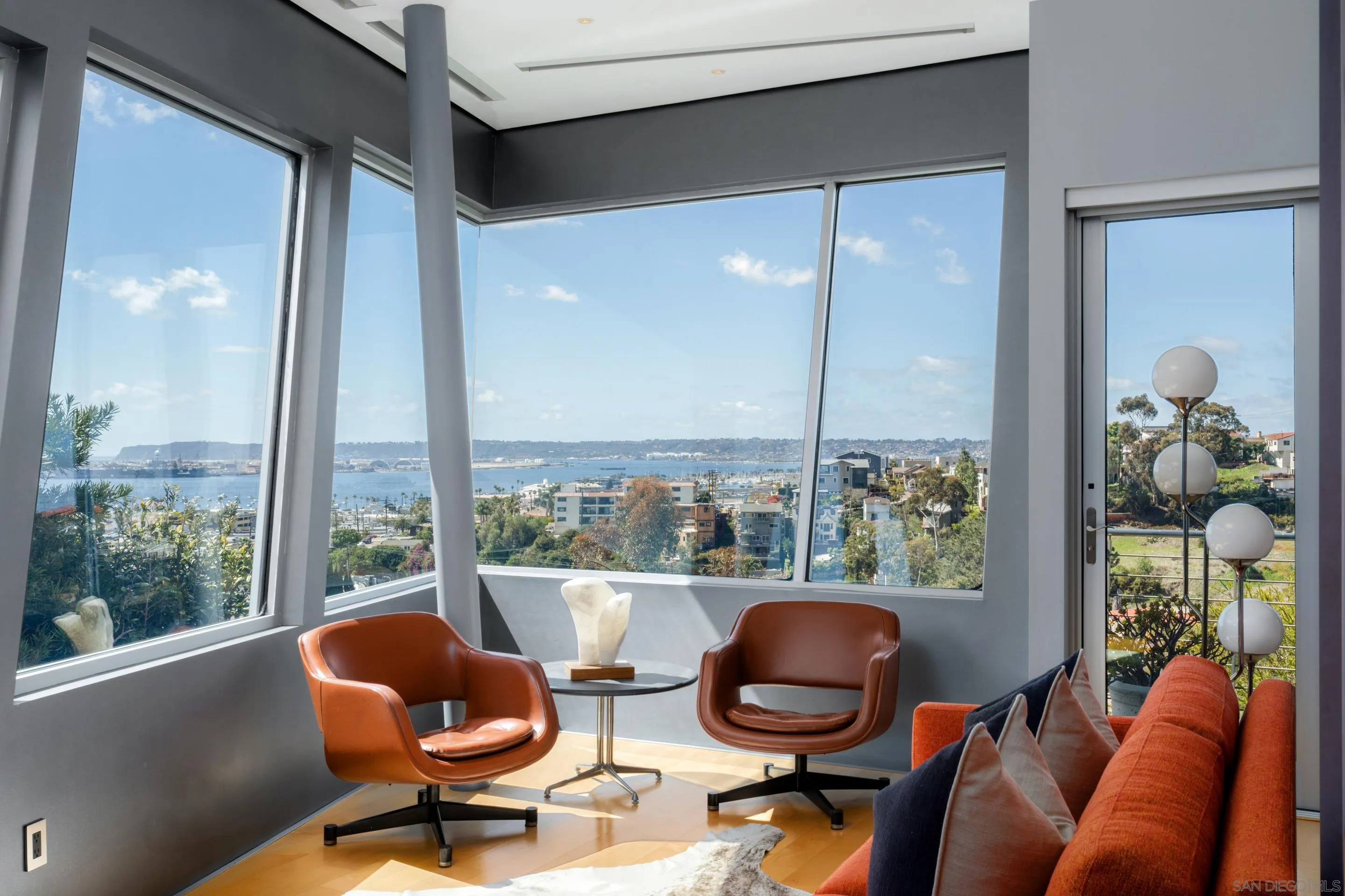 https://cdn.realtyfeed.com/cdn/127/250021517/73b18d628e1199a5810d5a0b092bdb03.webp