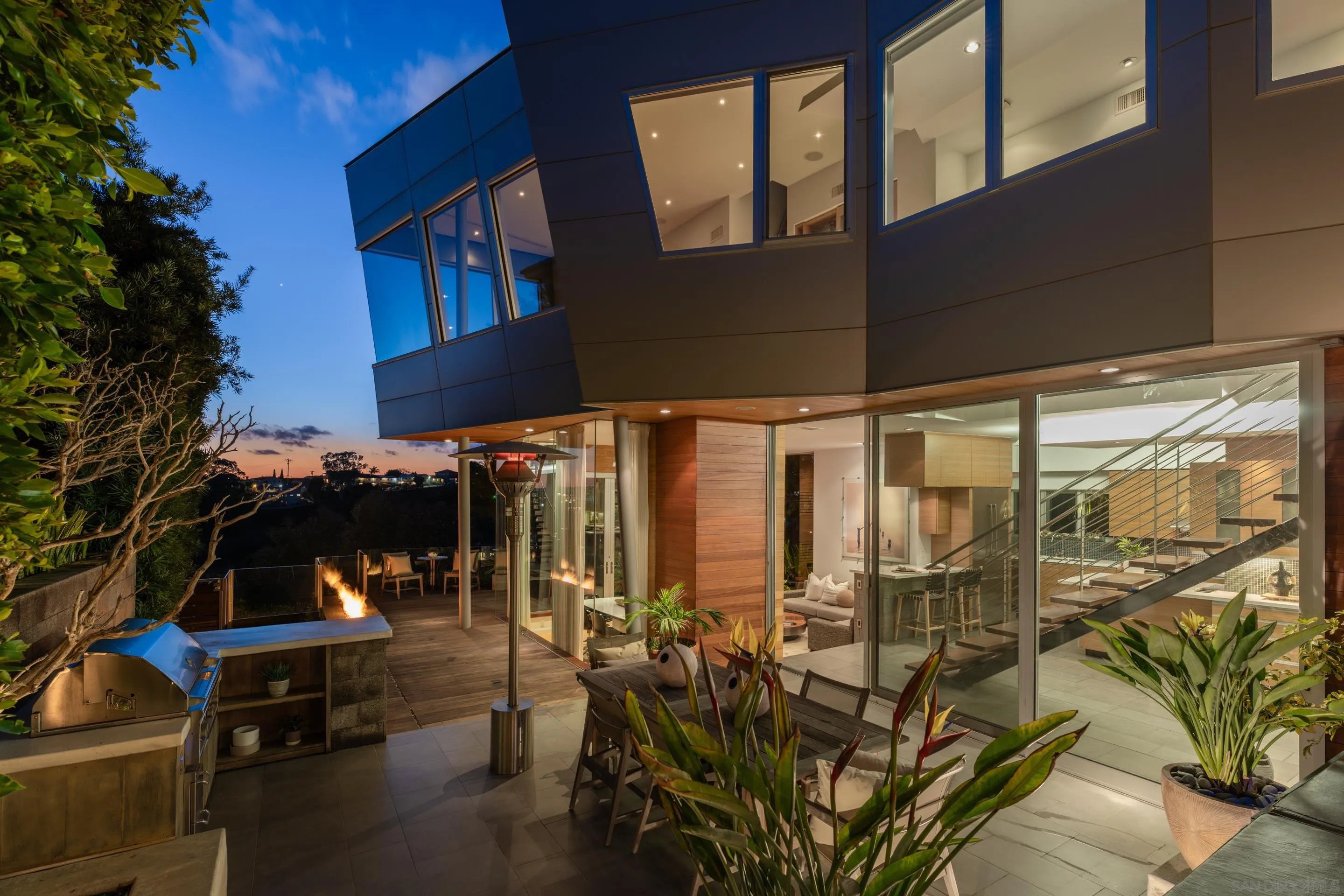 https://cdn.realtyfeed.com/cdn/127/250021517/a25dc8a7e0e62fb44a9bdcb2ce8a63ed.webp