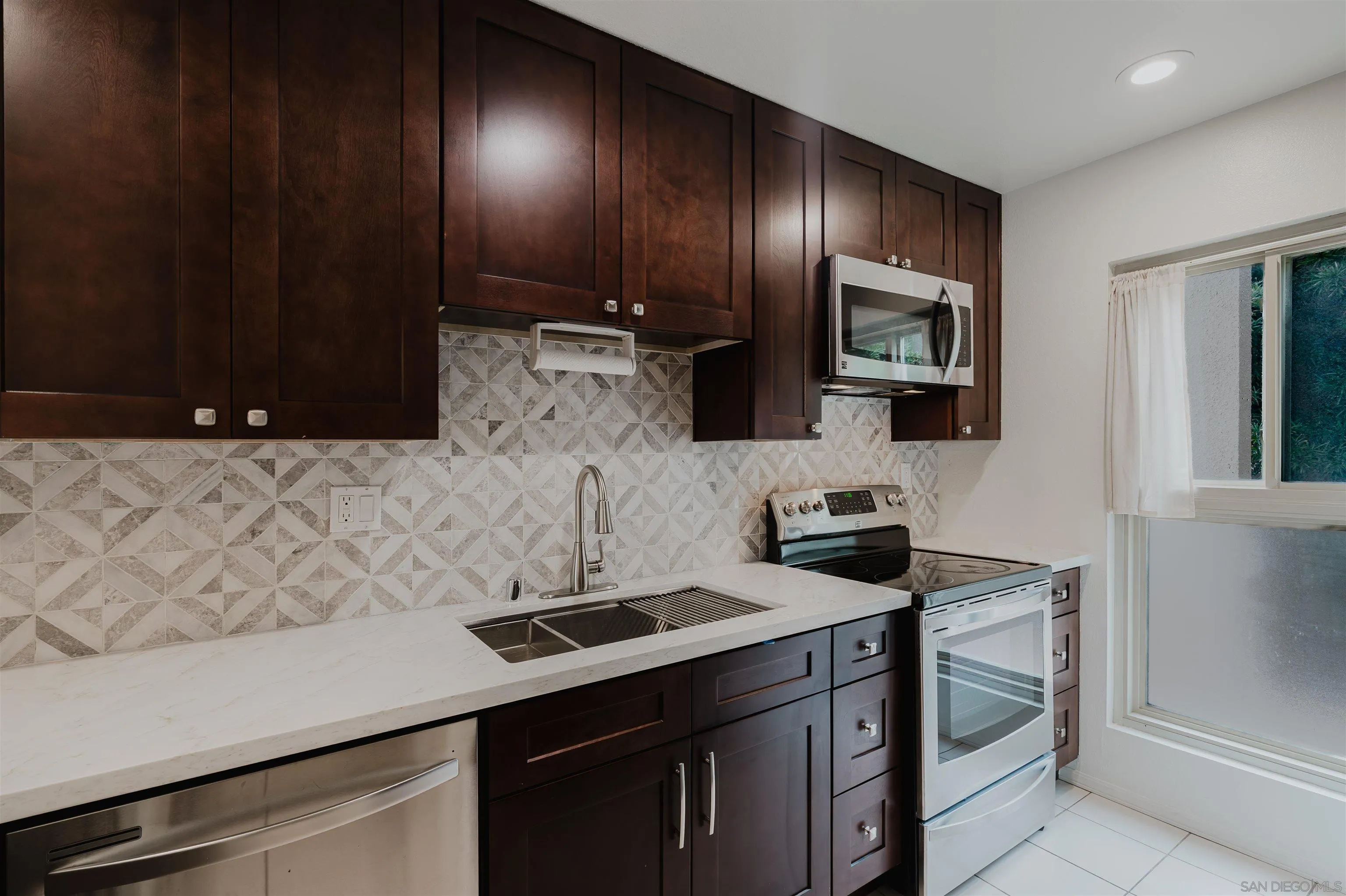 Photo #5: 250021527 Listing 