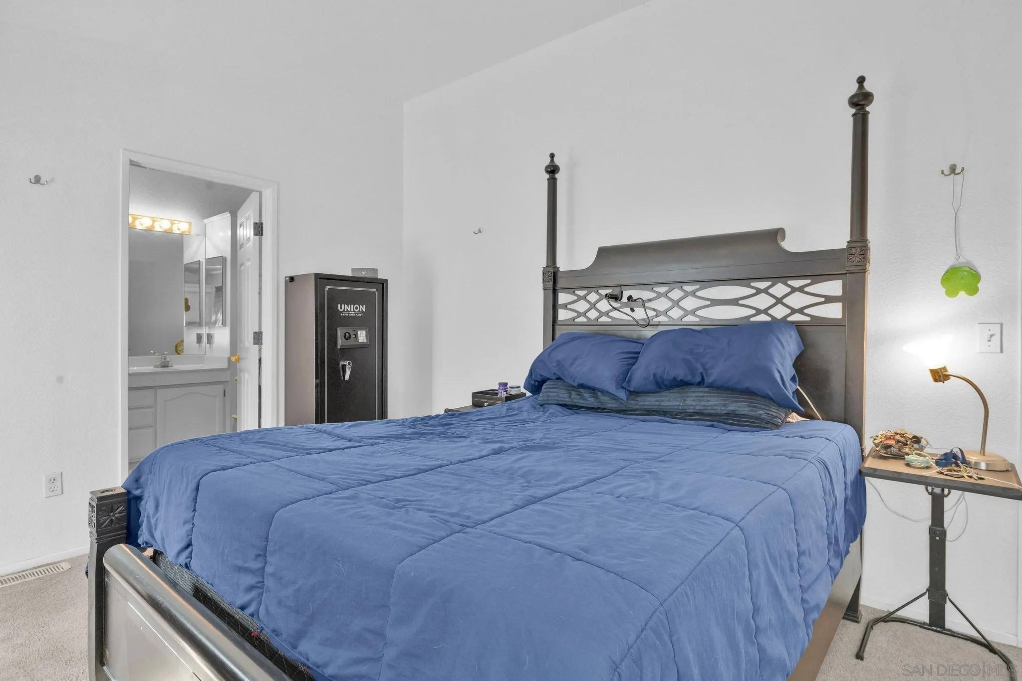 https://cdn.realtyfeed.com/cdn/127/250021569/1a47ec1bf26ee92b0cb153f94d626e28.webp