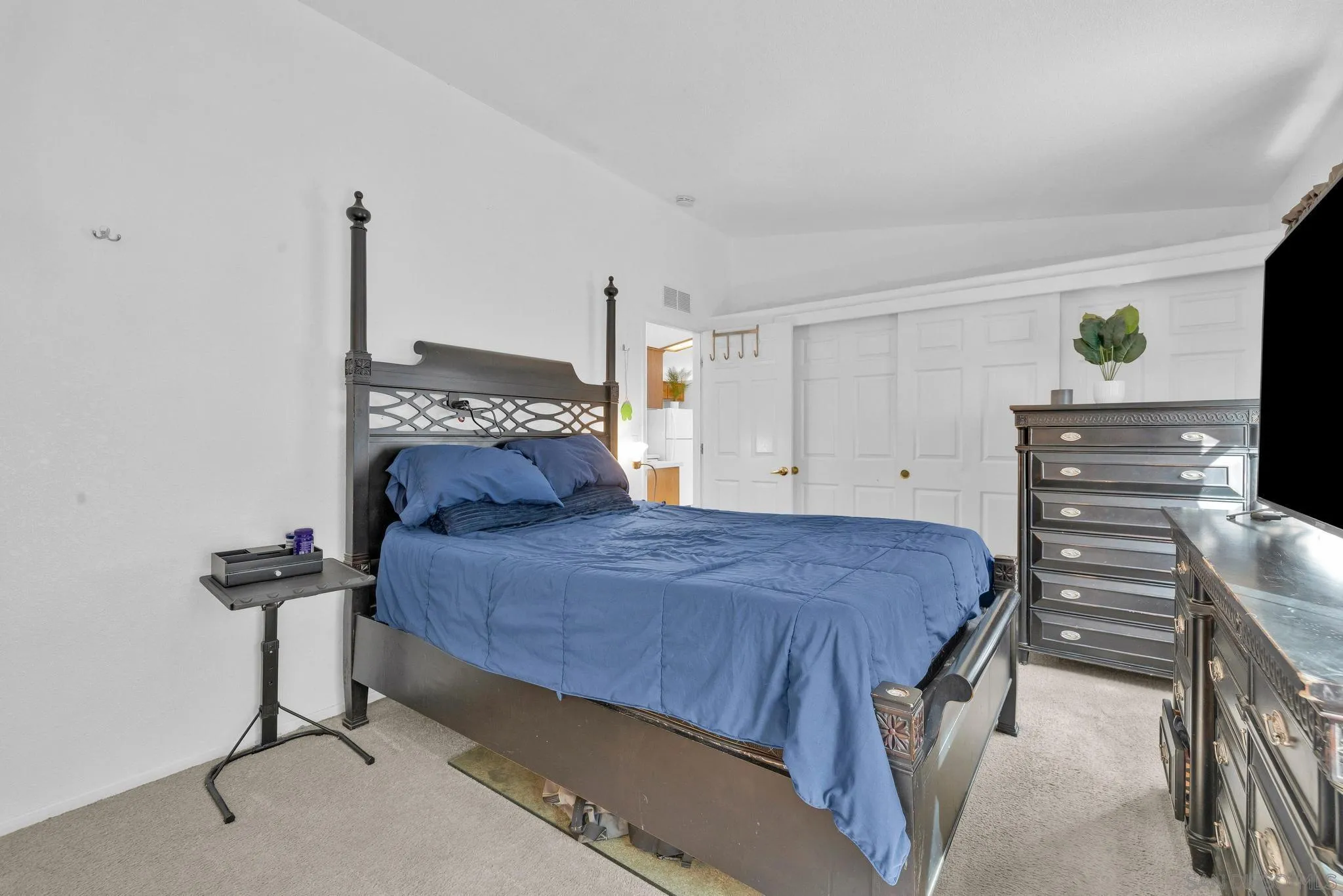 https://cdn.realtyfeed.com/cdn/127/250021569/dc46f34559330ecea958a629031871ce.webp