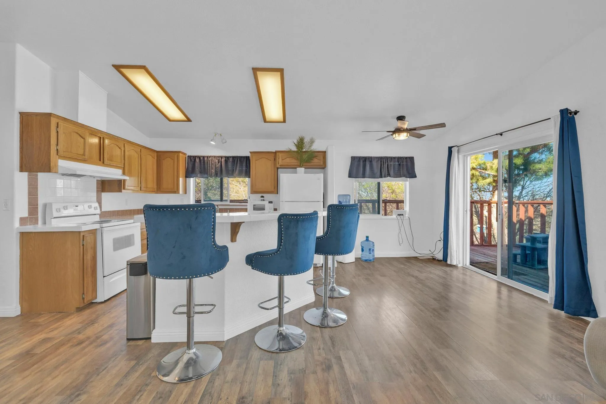https://cdn.realtyfeed.com/cdn/127/250021569/e88dd4921367db208ce8d778c489bd34.webp