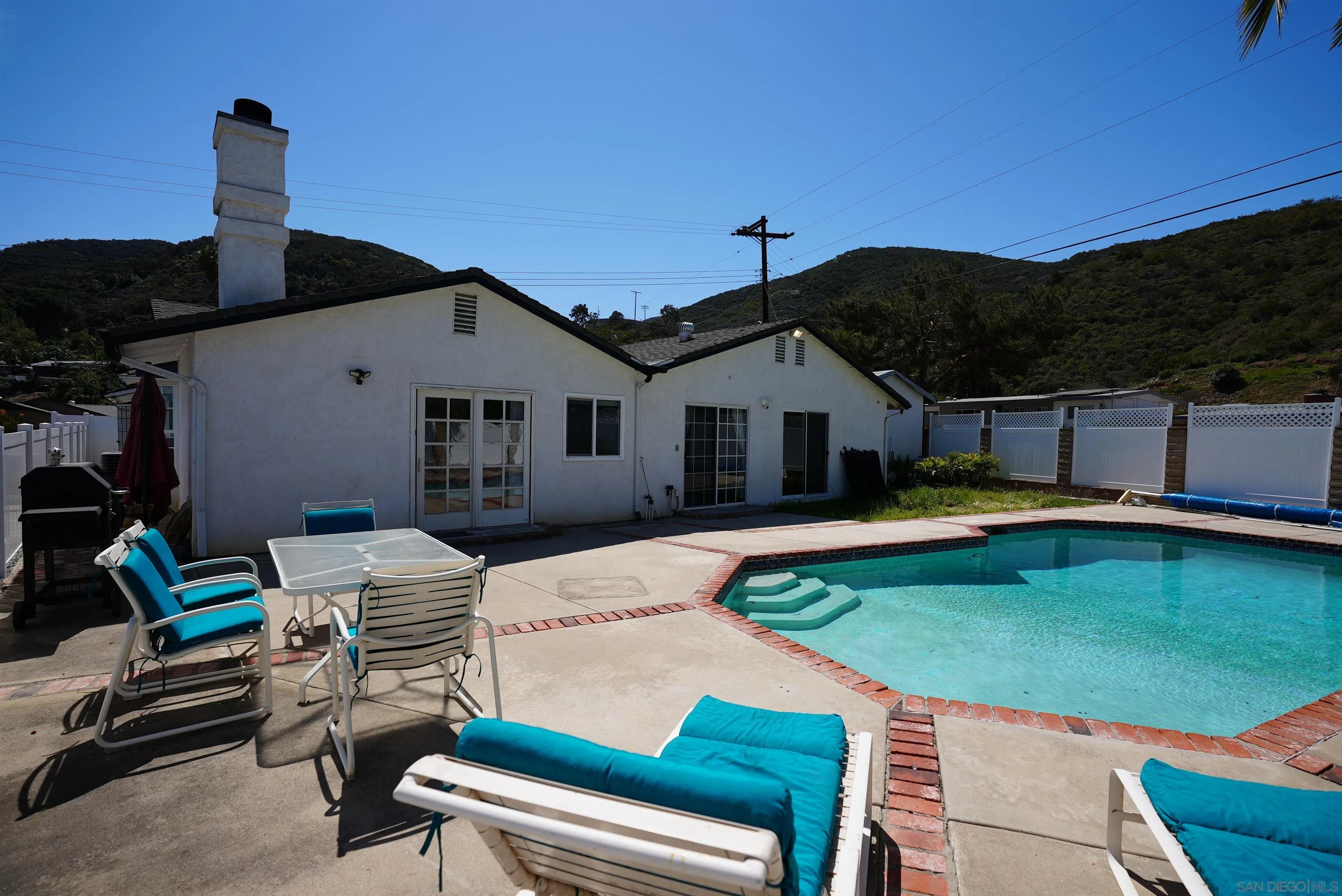 https://cdn.realtyfeed.com/cdn/127/250021578/18c463eeed2aca4eddbc48d854b5f04c.webp