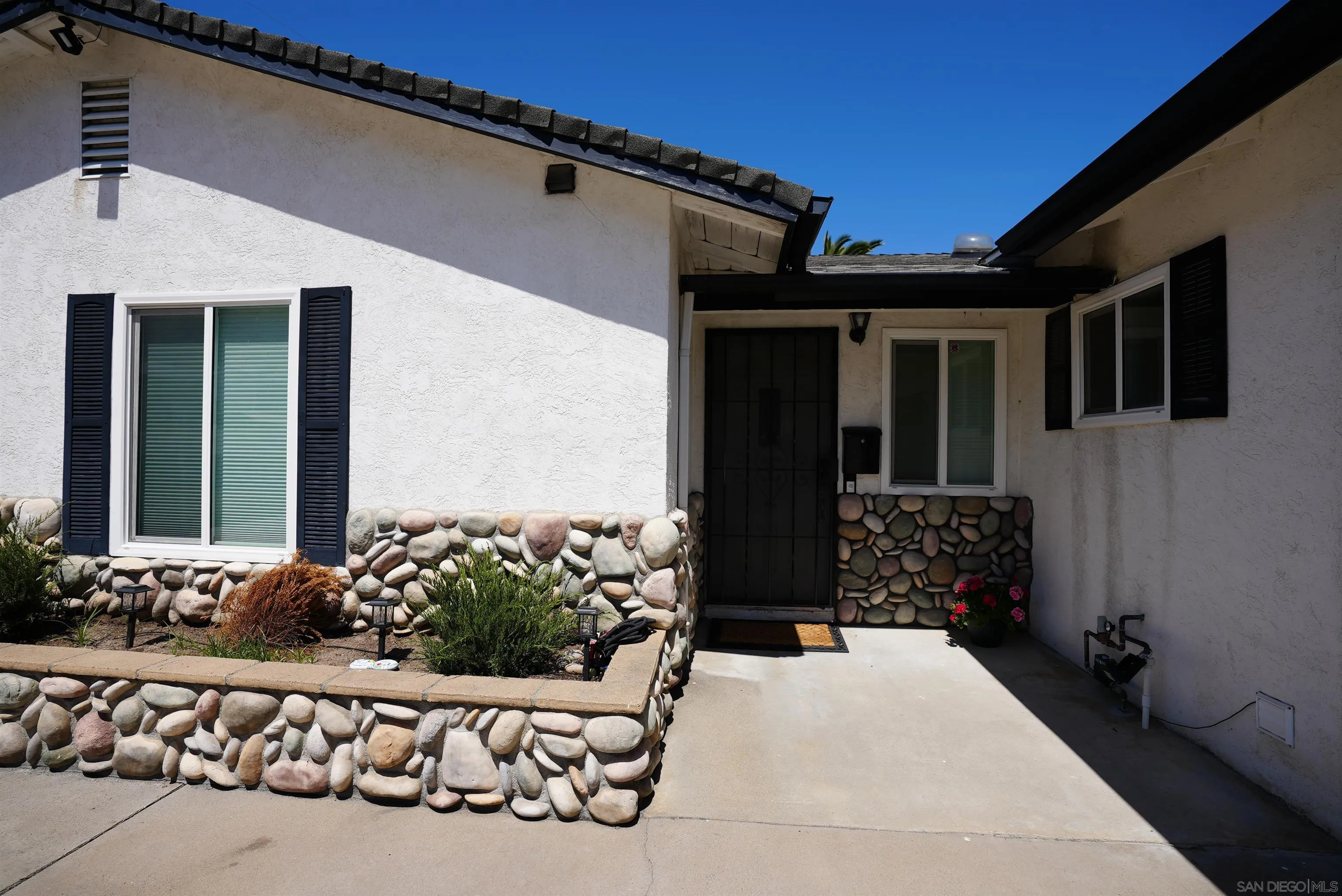 https://cdn.realtyfeed.com/cdn/127/250021578/849f5e4bf8c6edb48b8a68fc705fd28e.webp