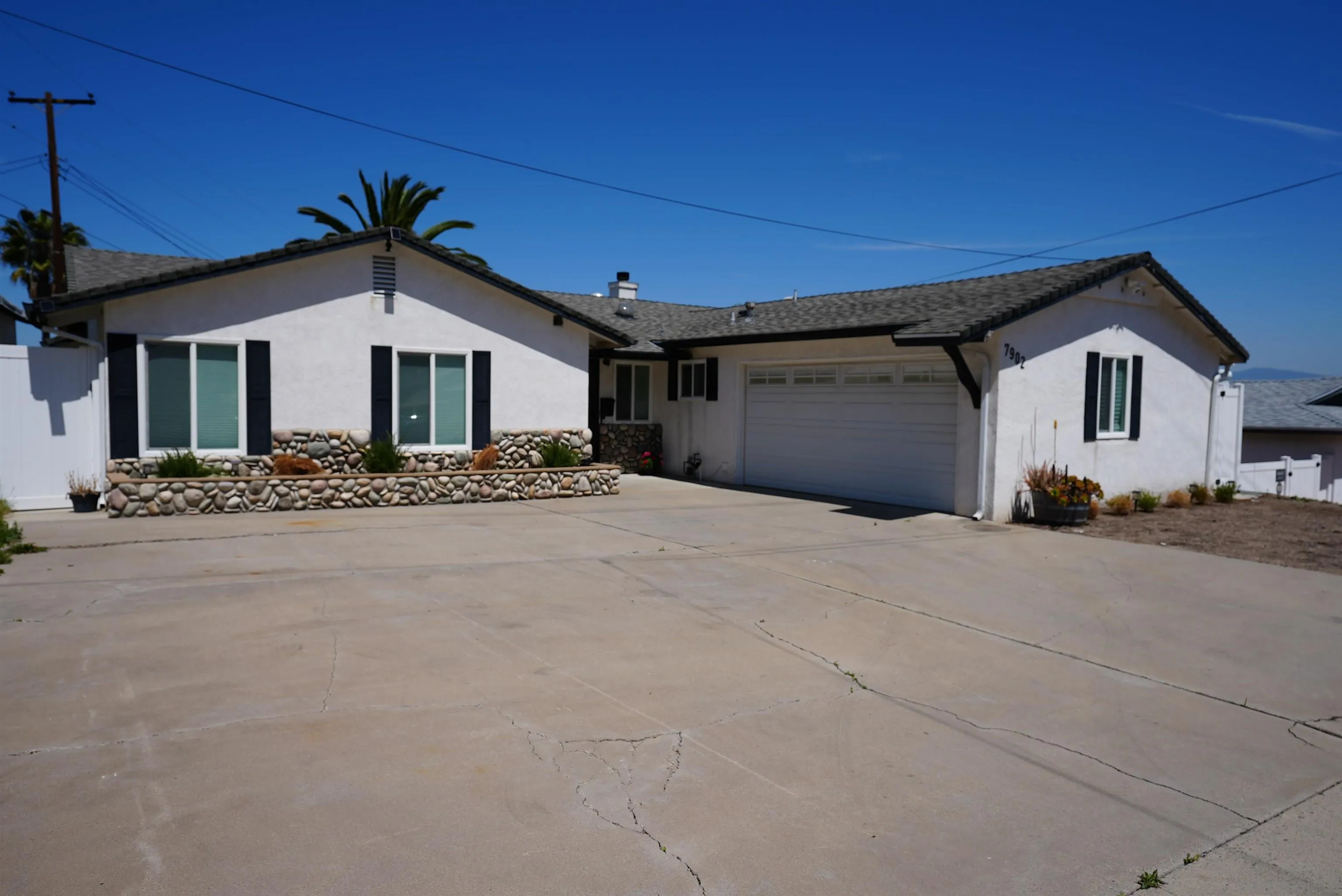 https://cdn.realtyfeed.com/cdn/127/250021578/fd408bbf6b37ed54f49b24f5bf04bcc5.webp