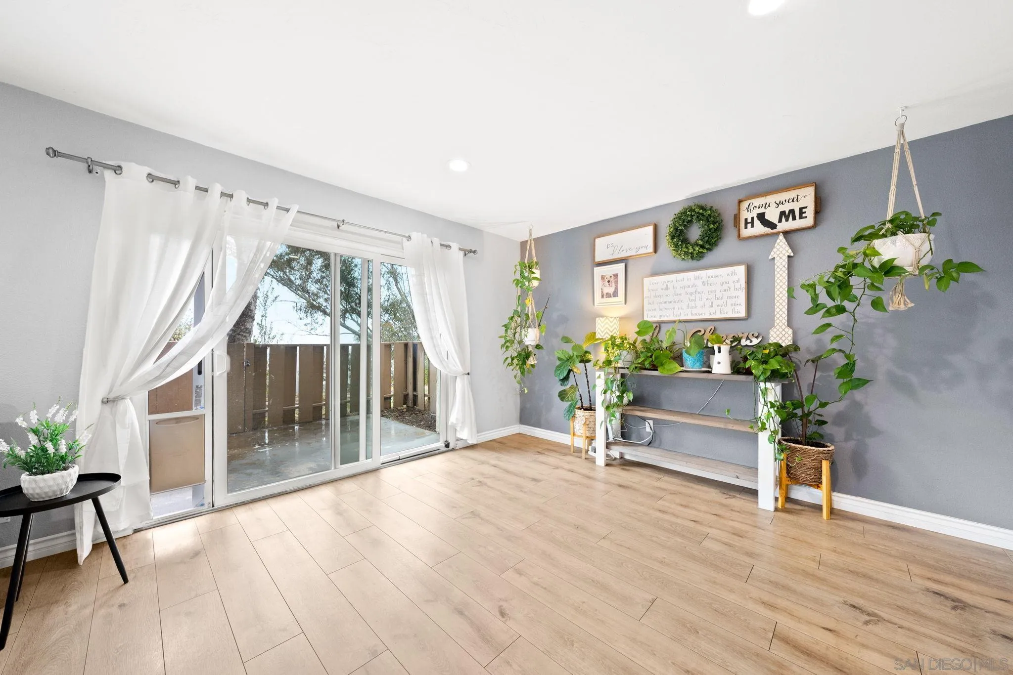More Details about MLS # 250021646 : 575 OTAY LAKES RD UNIT 31