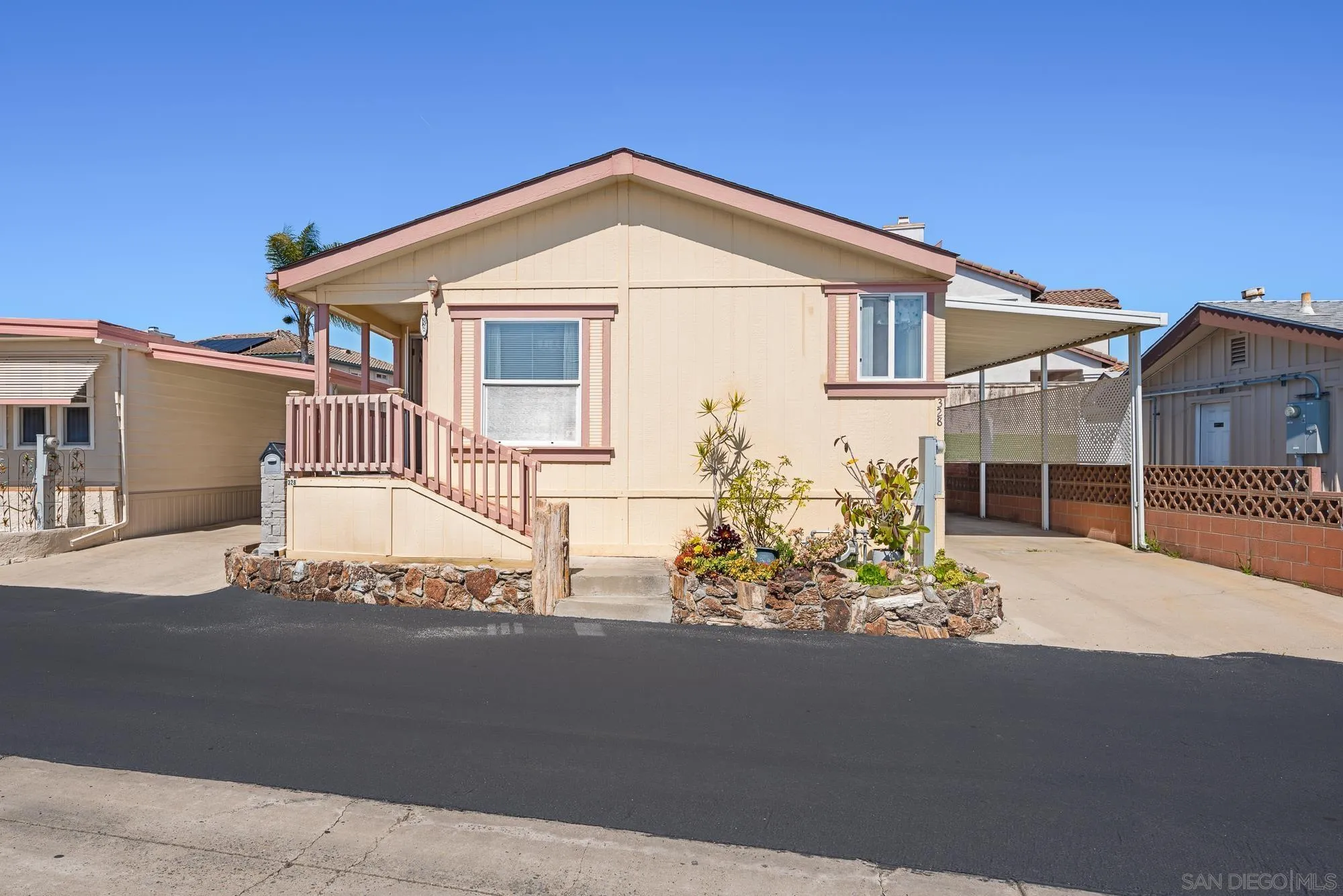 https://cdn.realtyfeed.com/cdn/127/250021698/b1ae9e9ea6b4d4c34d63c73c7275aa88.webp