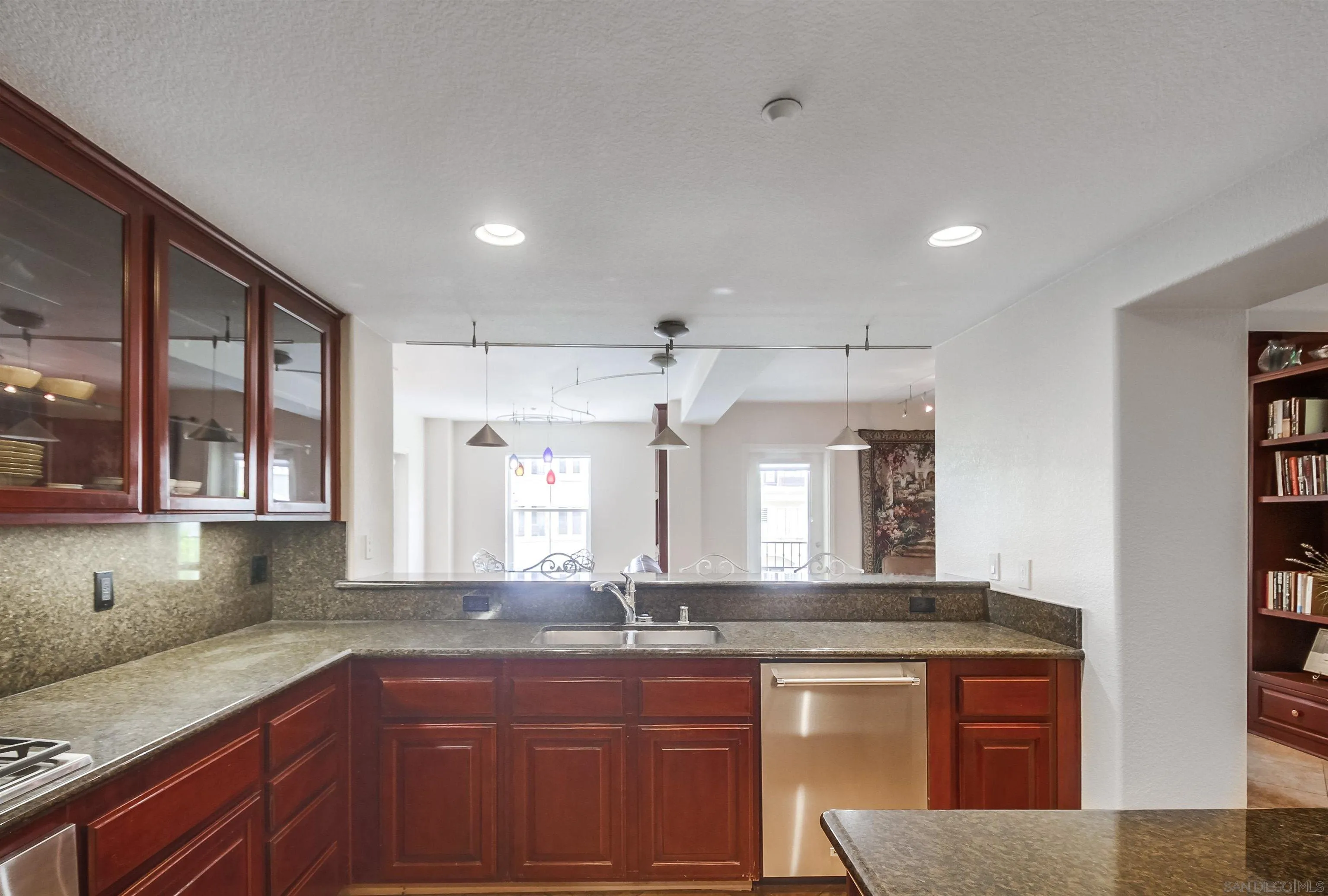 Photo #5: 250021765 Listing 