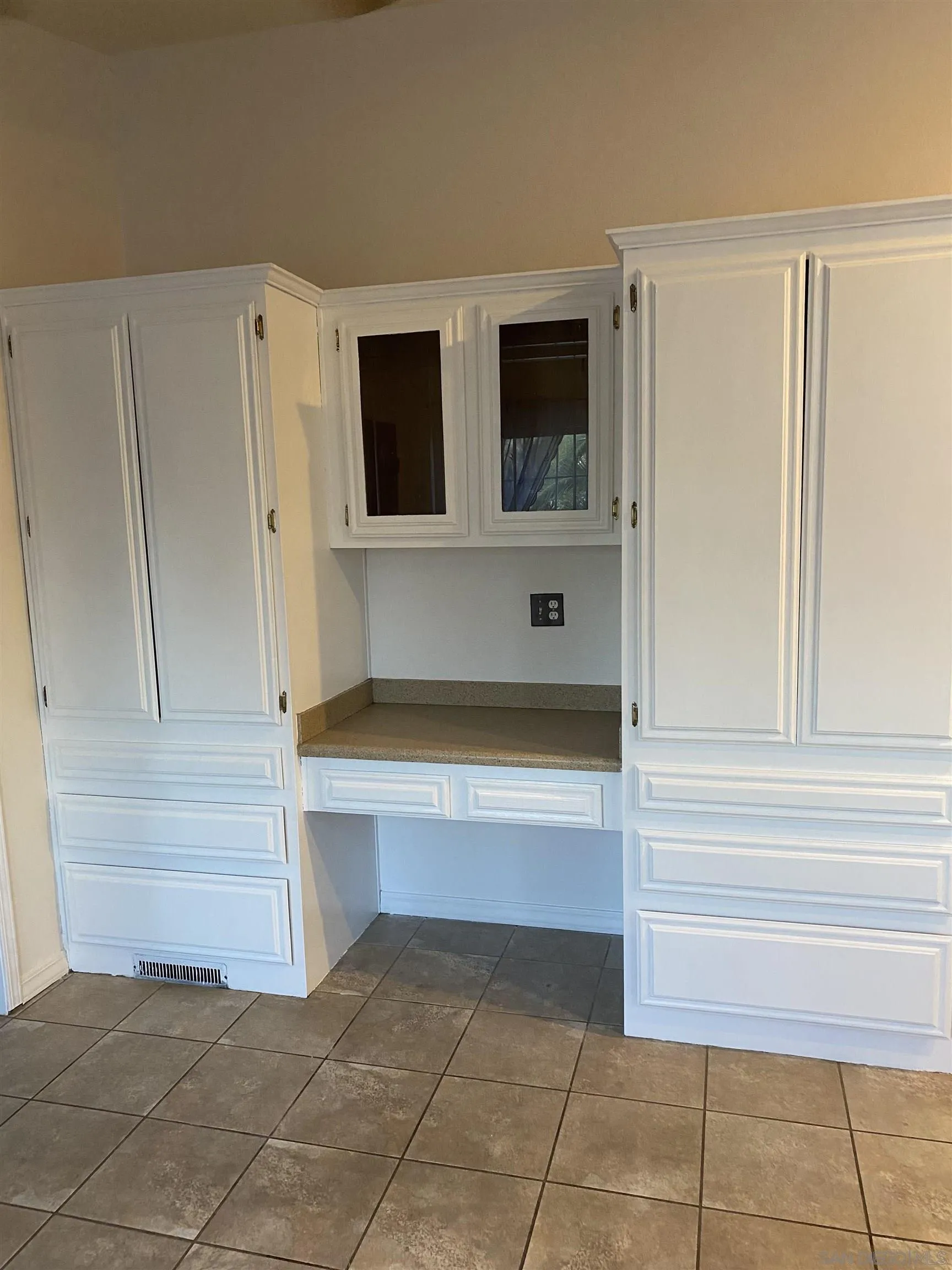 https://cdn.realtyfeed.com/cdn/127/250021784/977d58d57268ab16a3f2e794f3ccb18d.webp