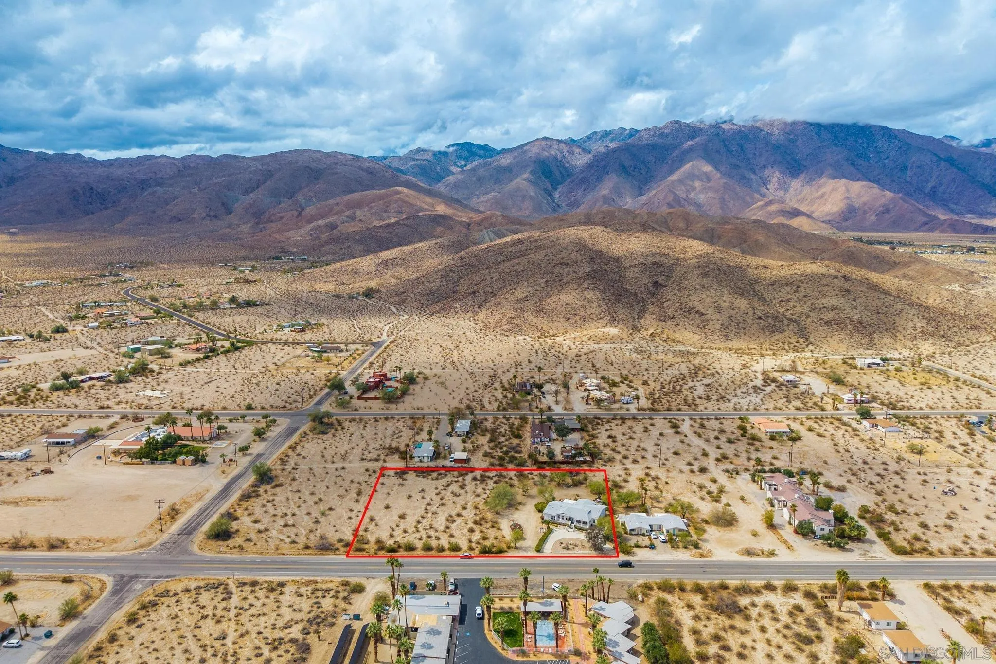 https://cdn.realtyfeed.com/cdn/127/250021784/b3640e15bb12417d389c23ef5a8877e3.webp